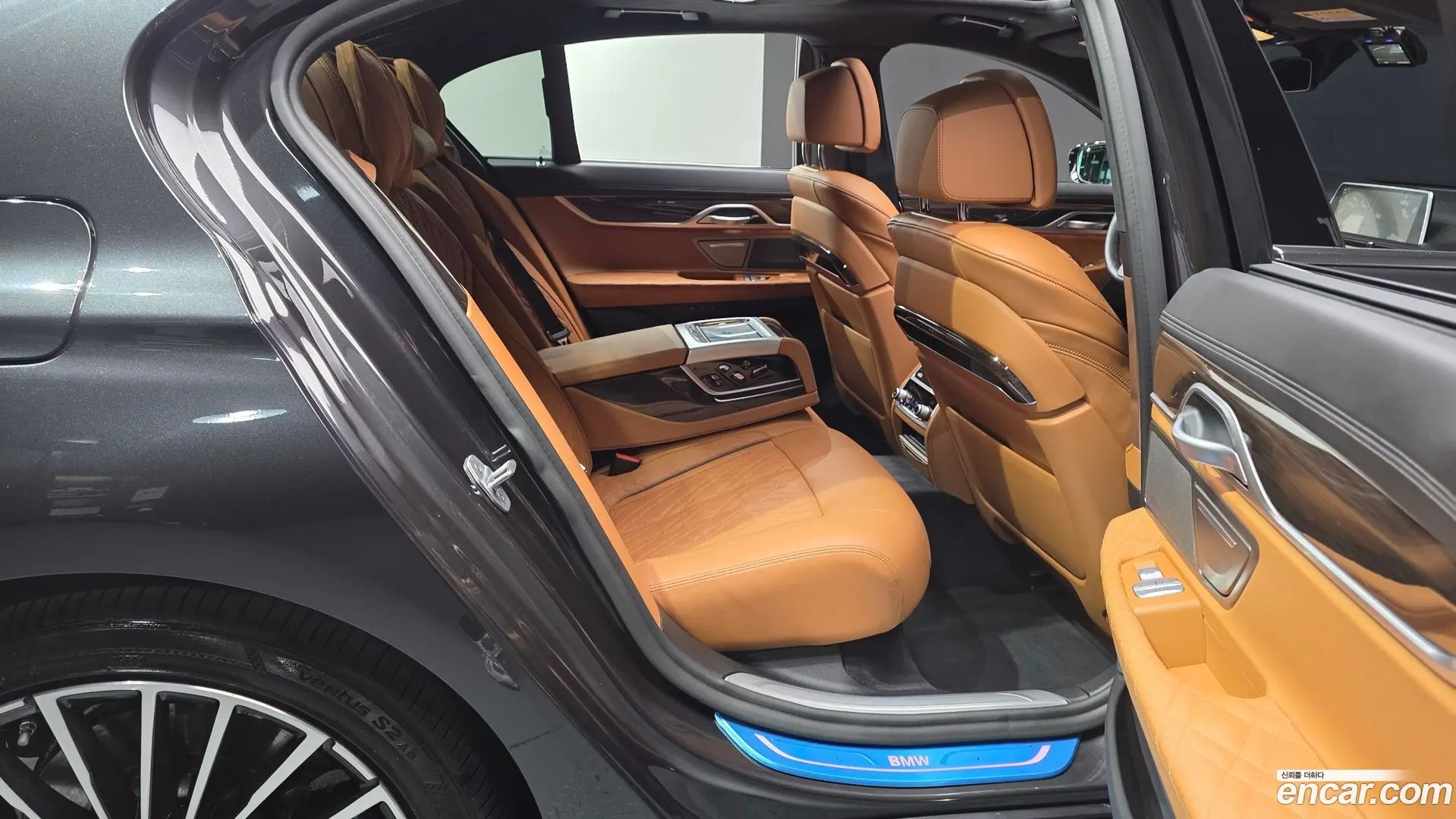 BMW 7-Series 740i Design Pure Excellence 2019