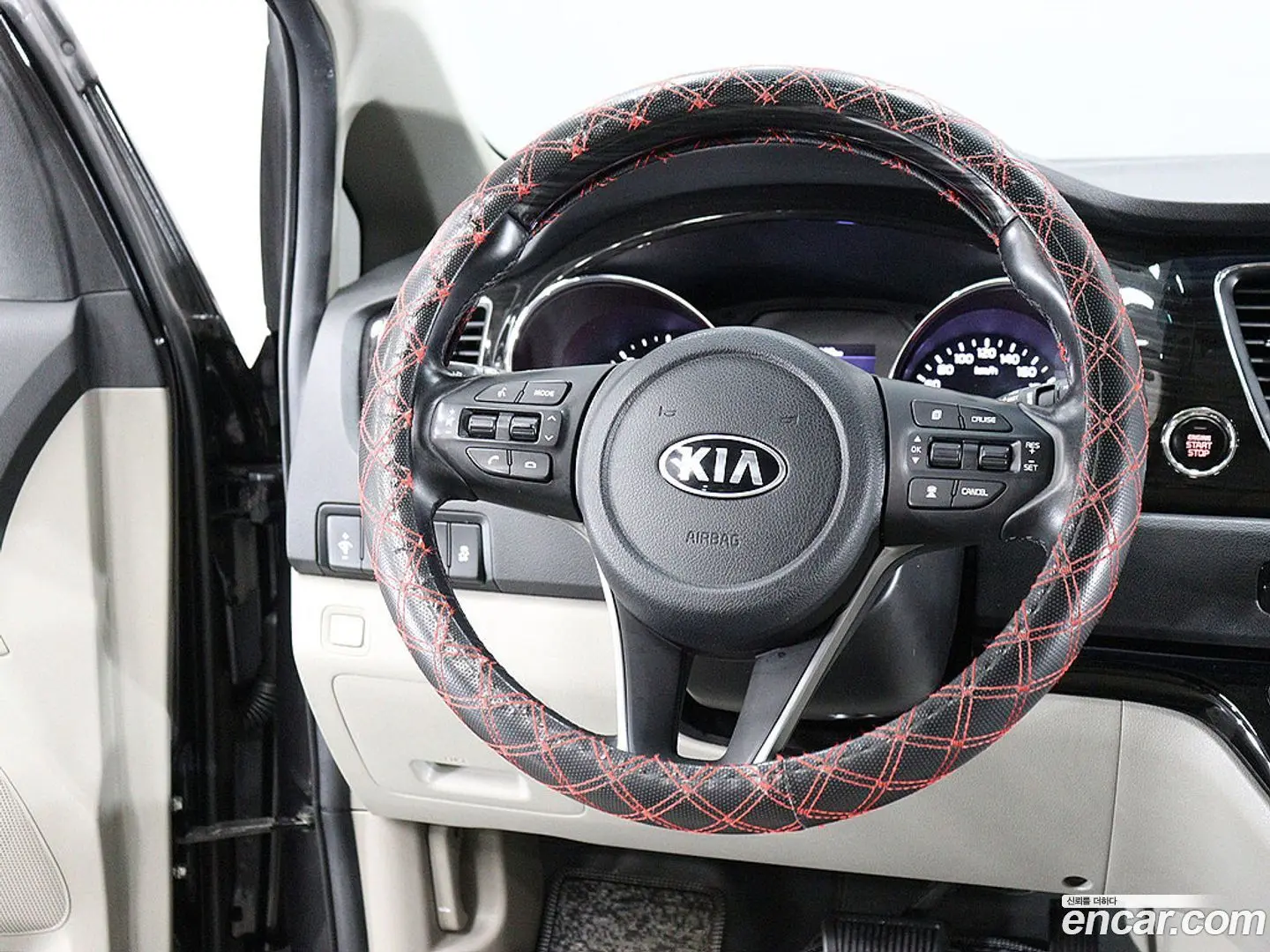 Kia Canival 9-Seater Prstige 2018