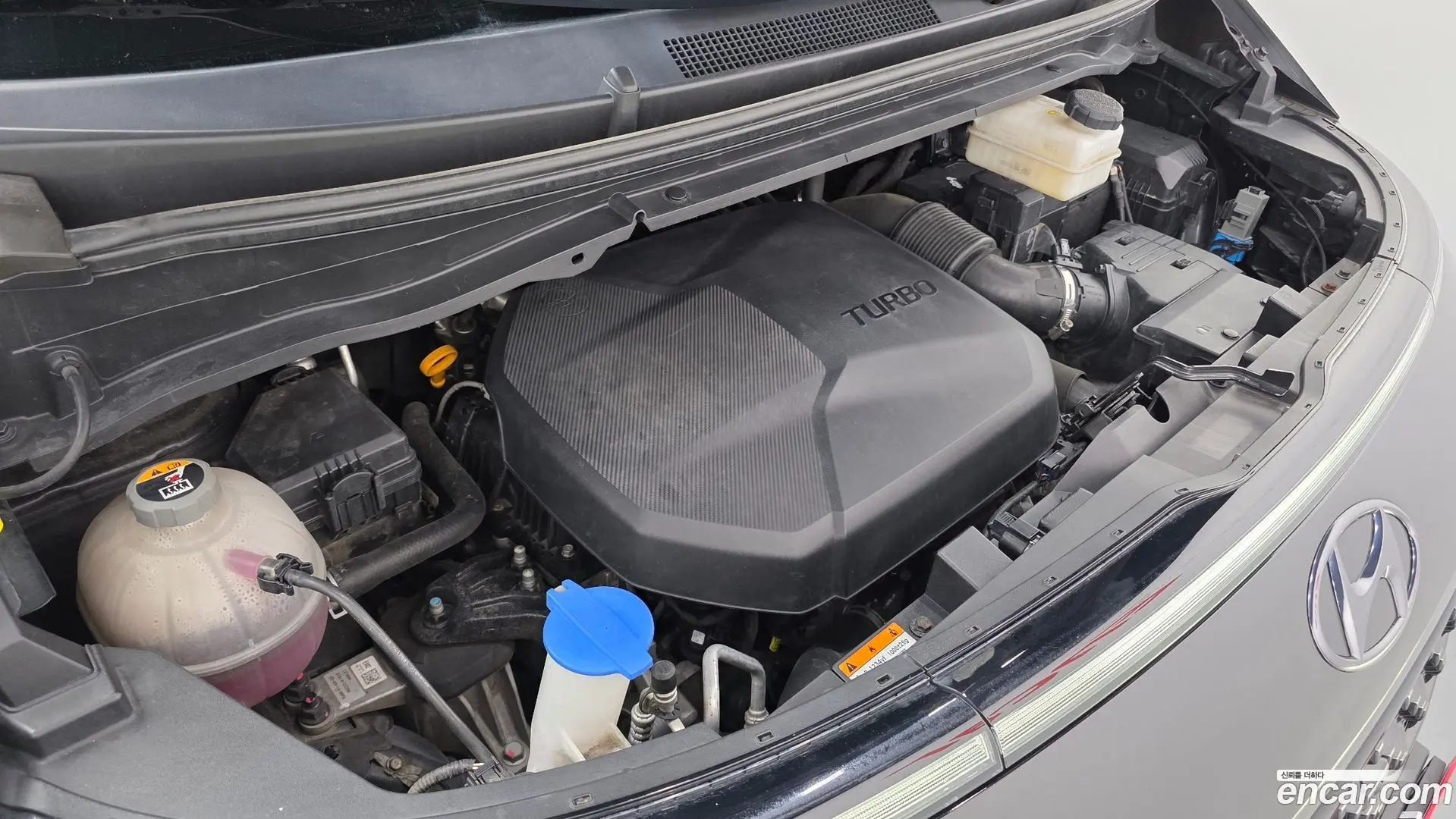 Hyundai Staria 4WD Lounge 9-Seater 2021