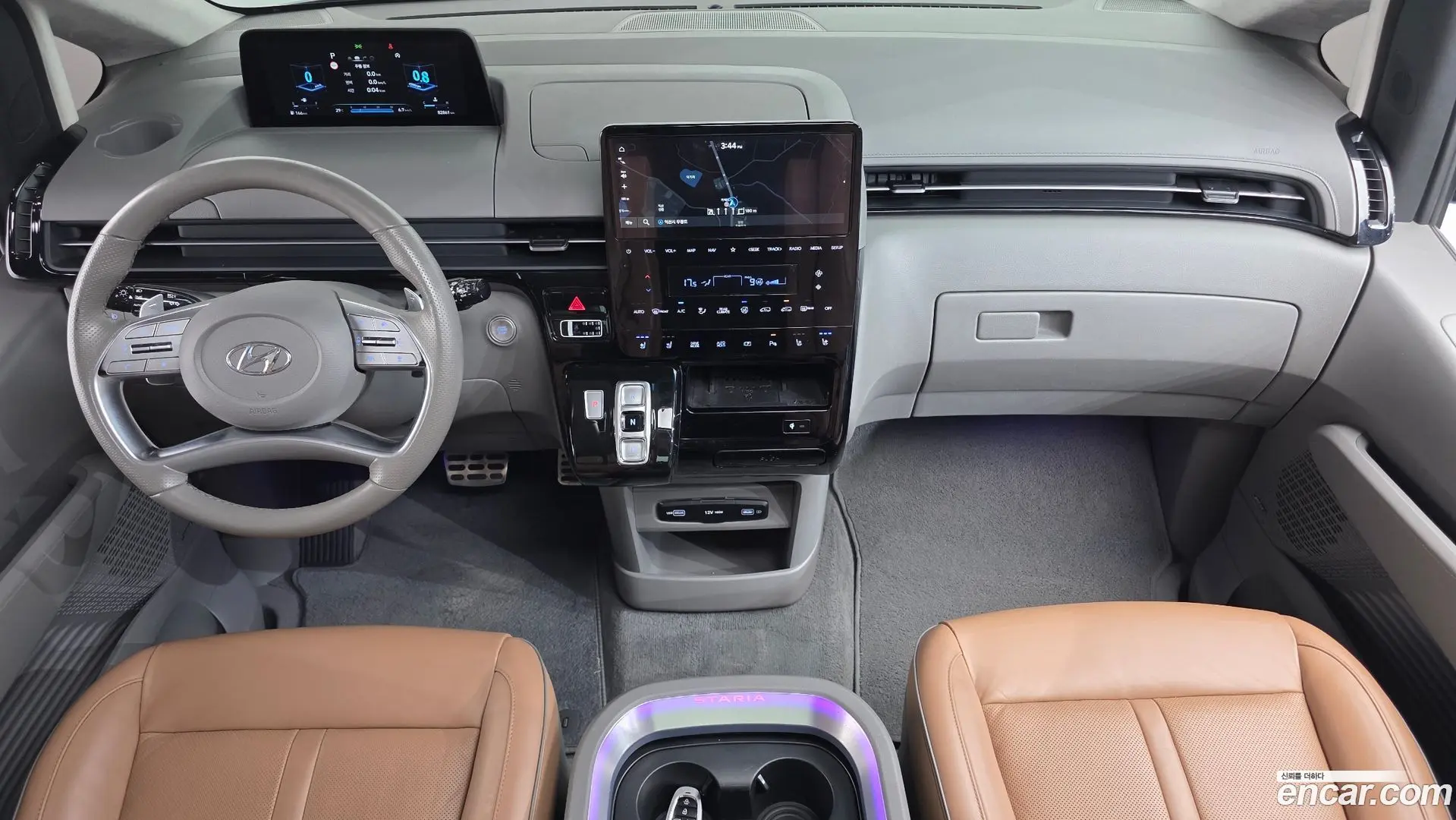 Hyundai Staria 4WD Lounge 9-Seater 2021