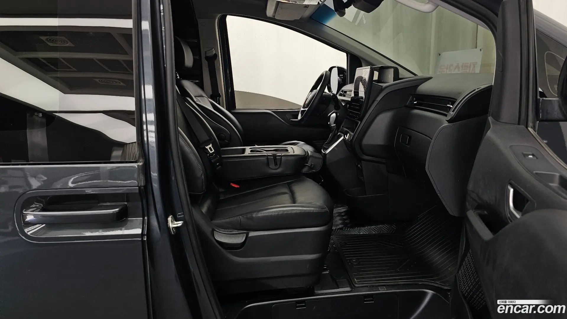 Hyundai Staria L3.5 Cargo 3-Seater