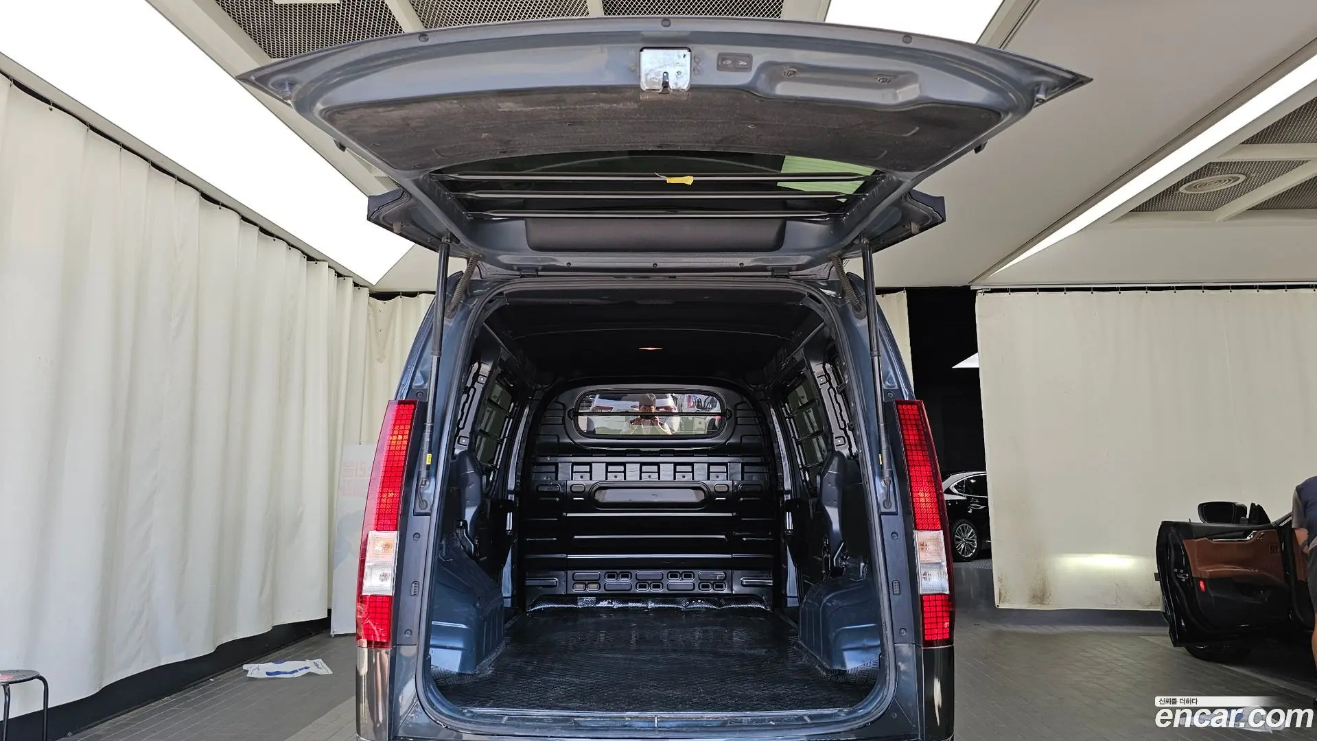 Hyundai Staria L3.5 Cargo 3-Seater