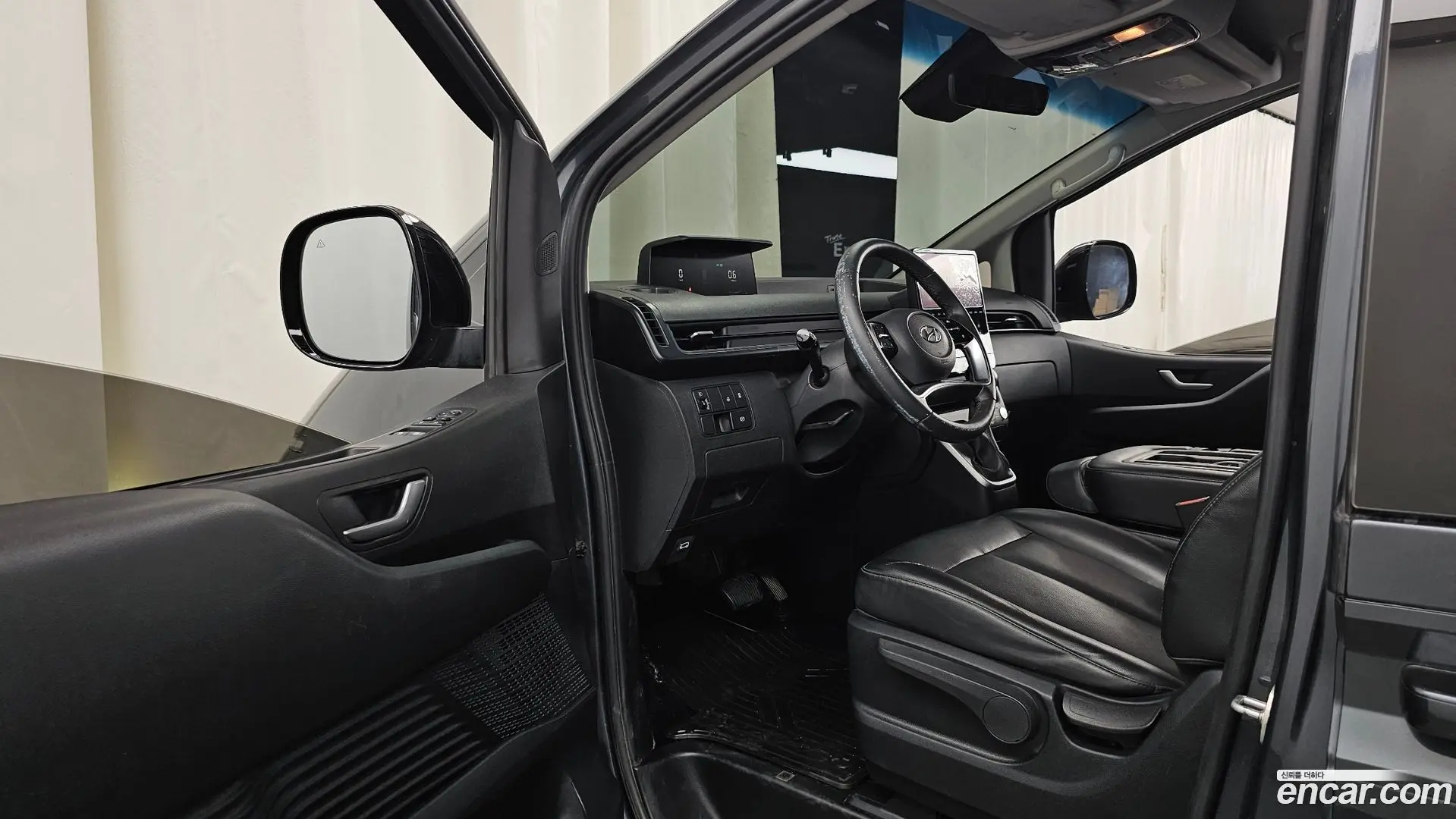 Hyundai Staria L3.5 Cargo 3-Seater