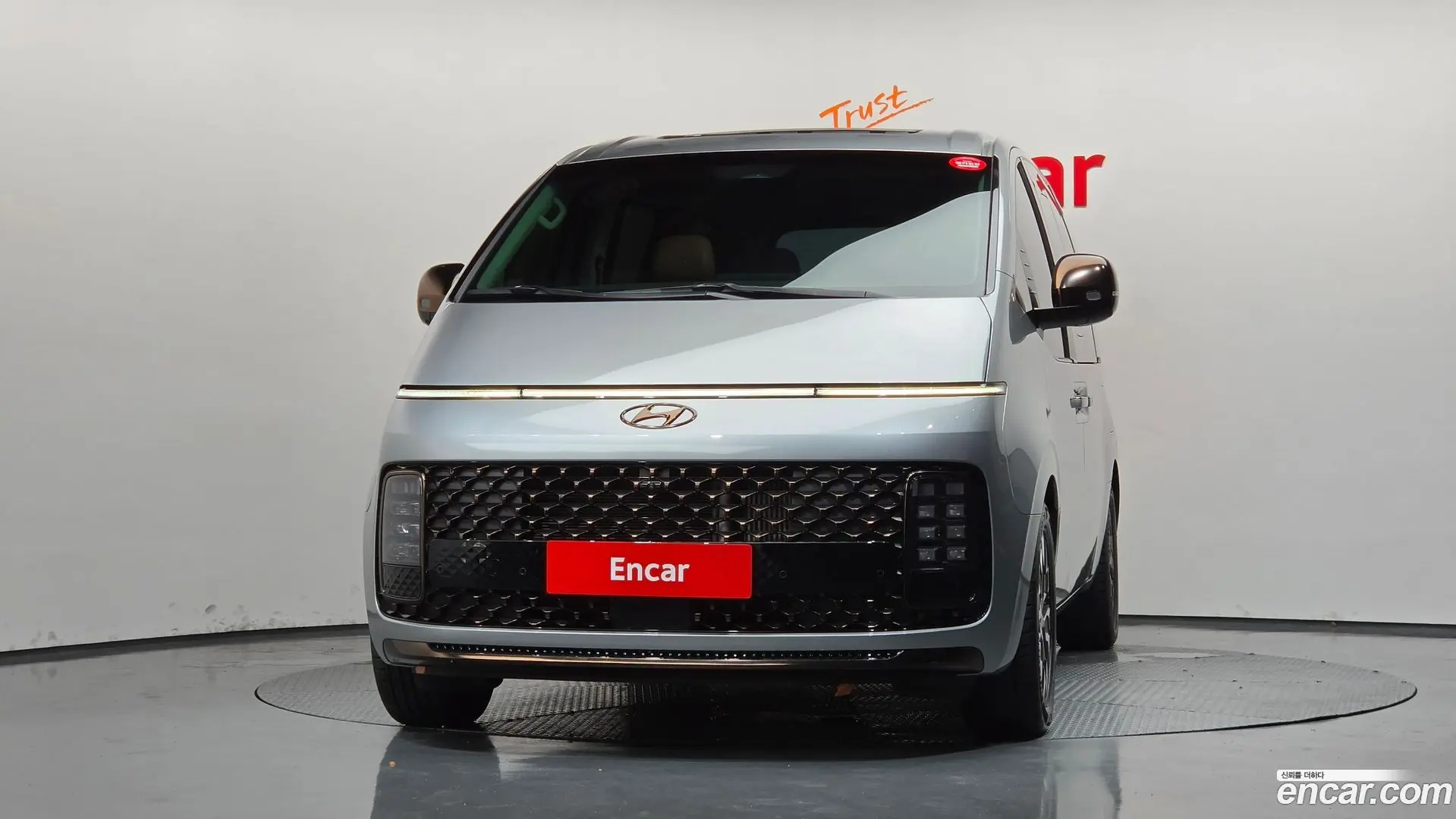 Hyundai Staria 4WD Lounge 9-Seater 2021