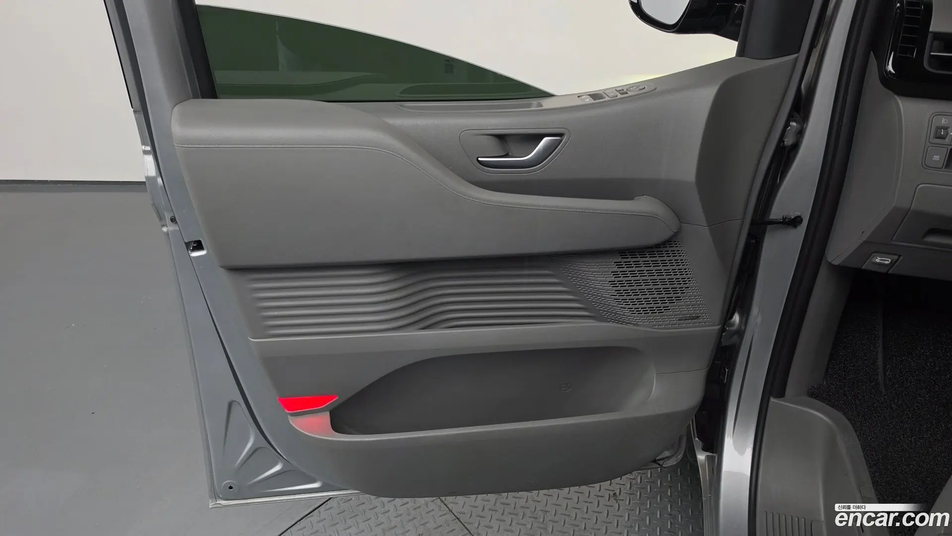 Hyundai Staria 4WD Lounge 9-Seater 2021
