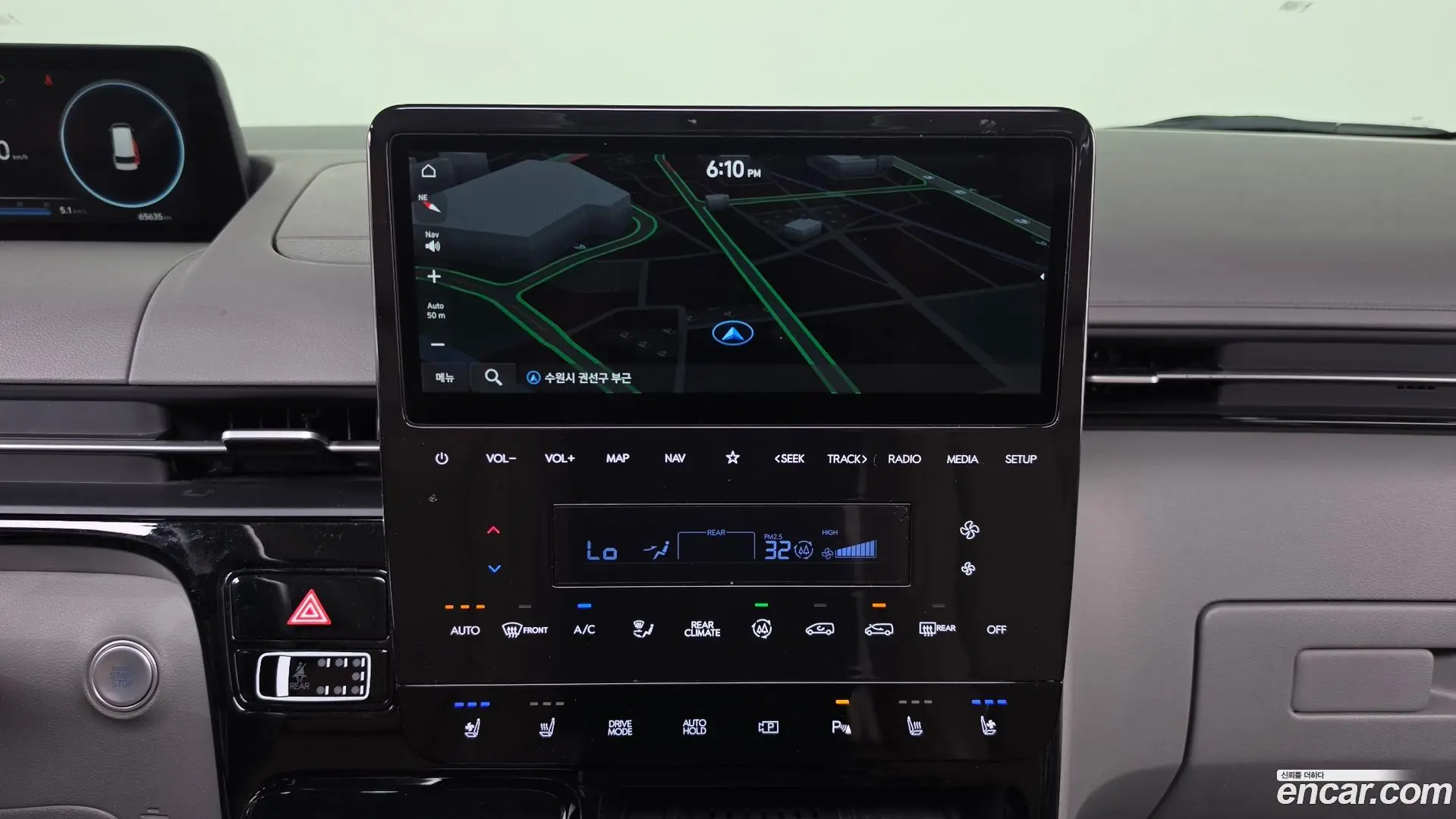 Hyundai Staria 4WD Lounge 9-Seater 2021
