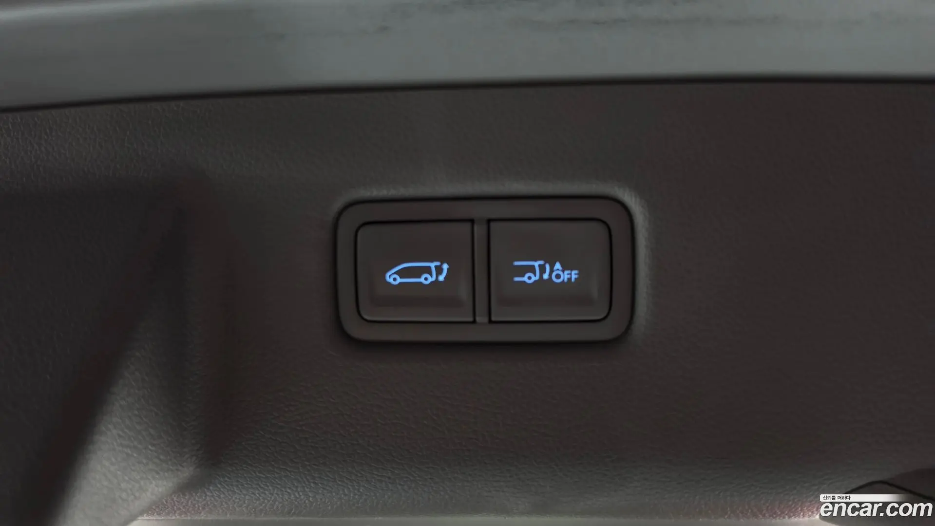 Hyundai Staria 4WD Lounge 9-Seater 2021