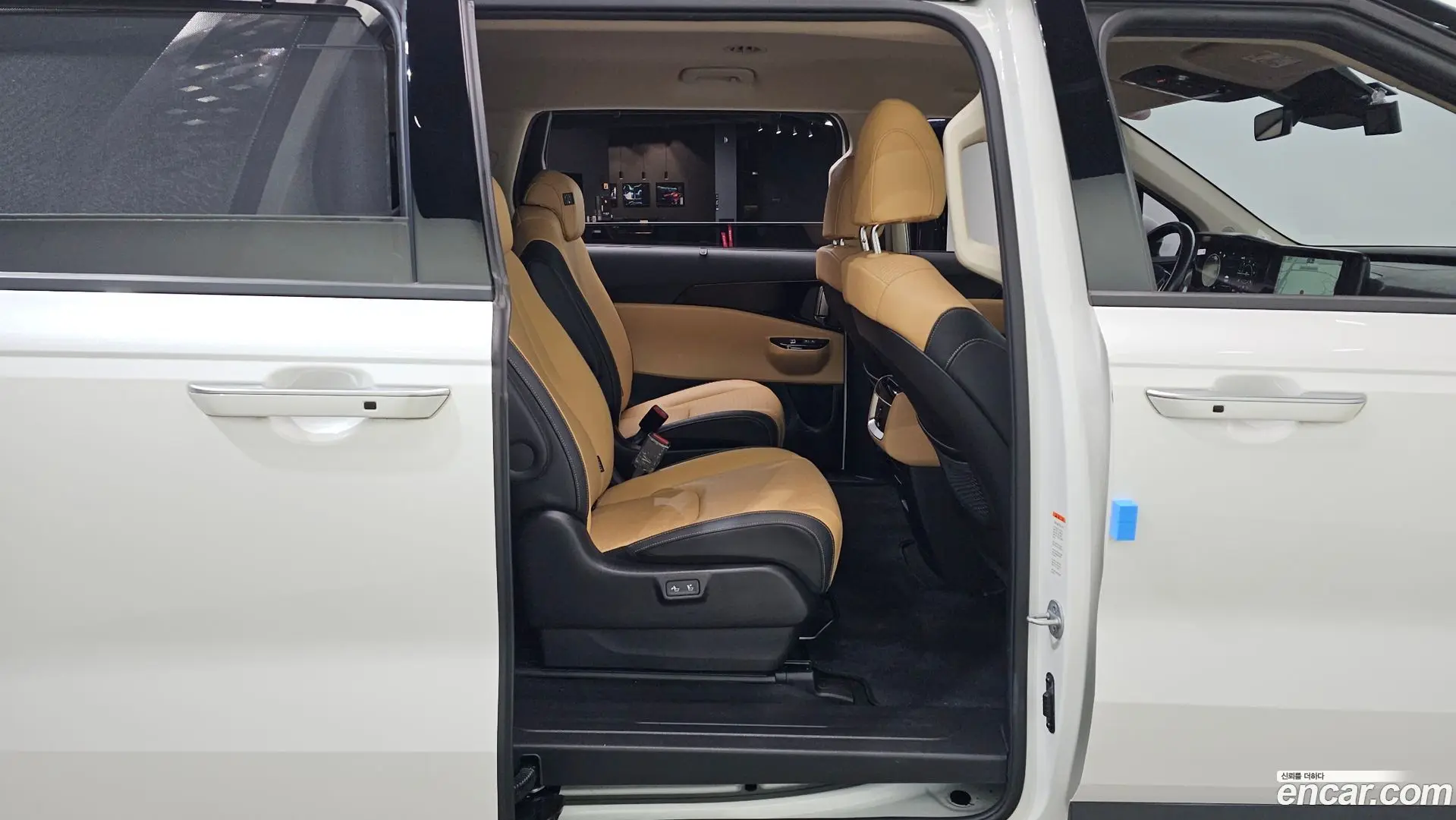 Kia Canival Diesel 9-Seater Noblesse