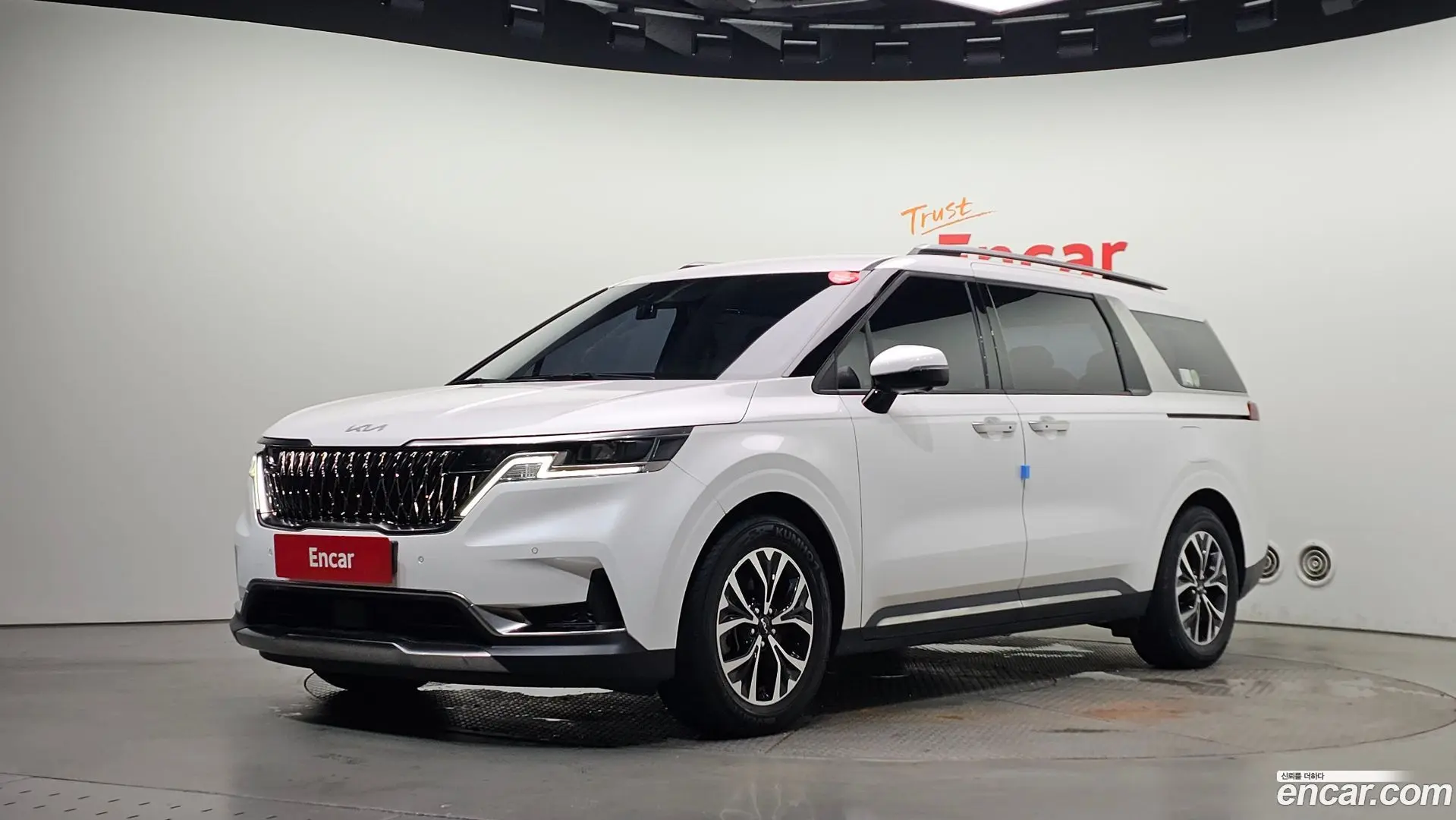 Kia Canival Diesel 9-Seater Noblesse