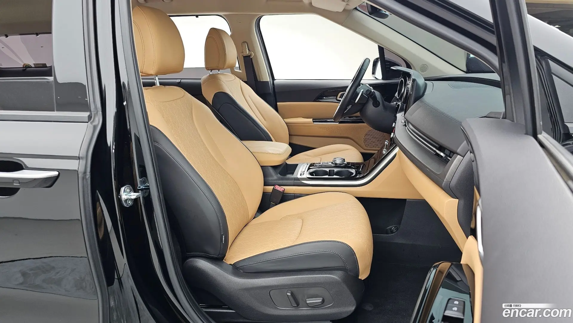 Kia Canival Diesel 9-Seater Noblesse