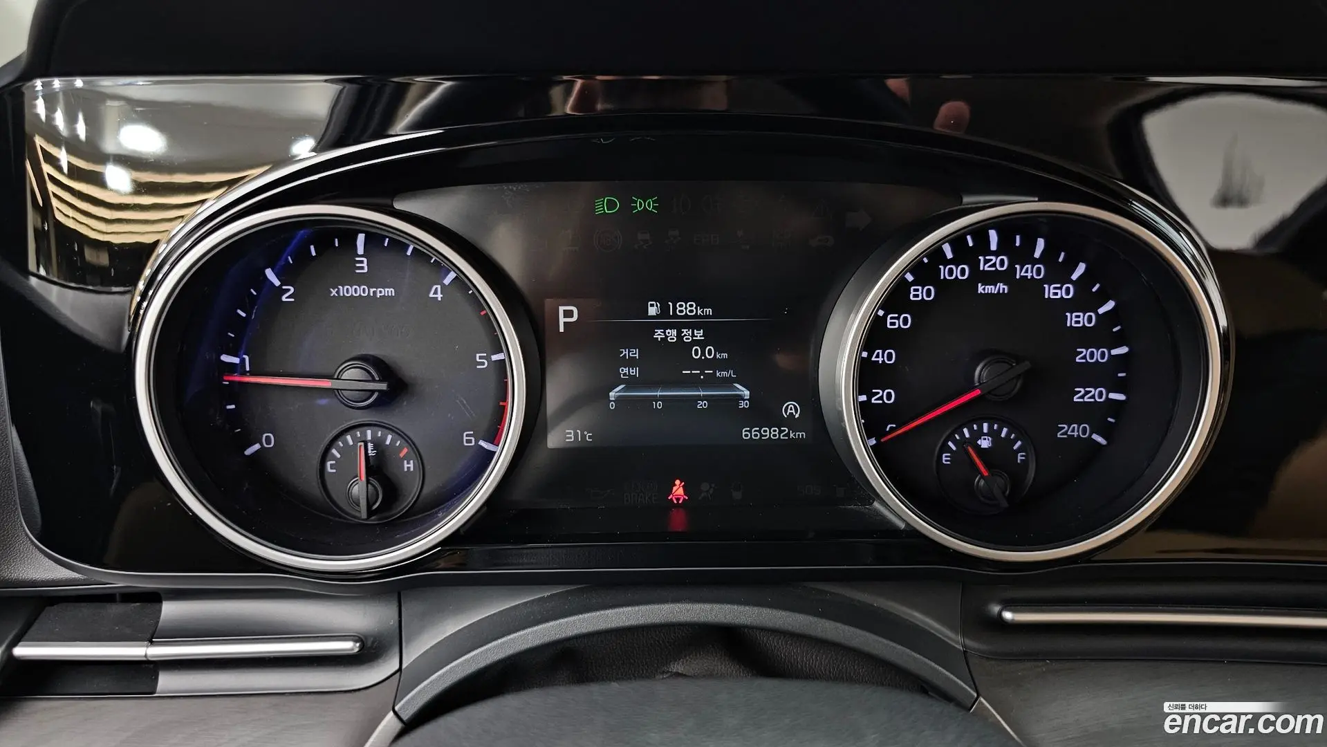 Kia Canival Diesel 9-Seater Noblesse