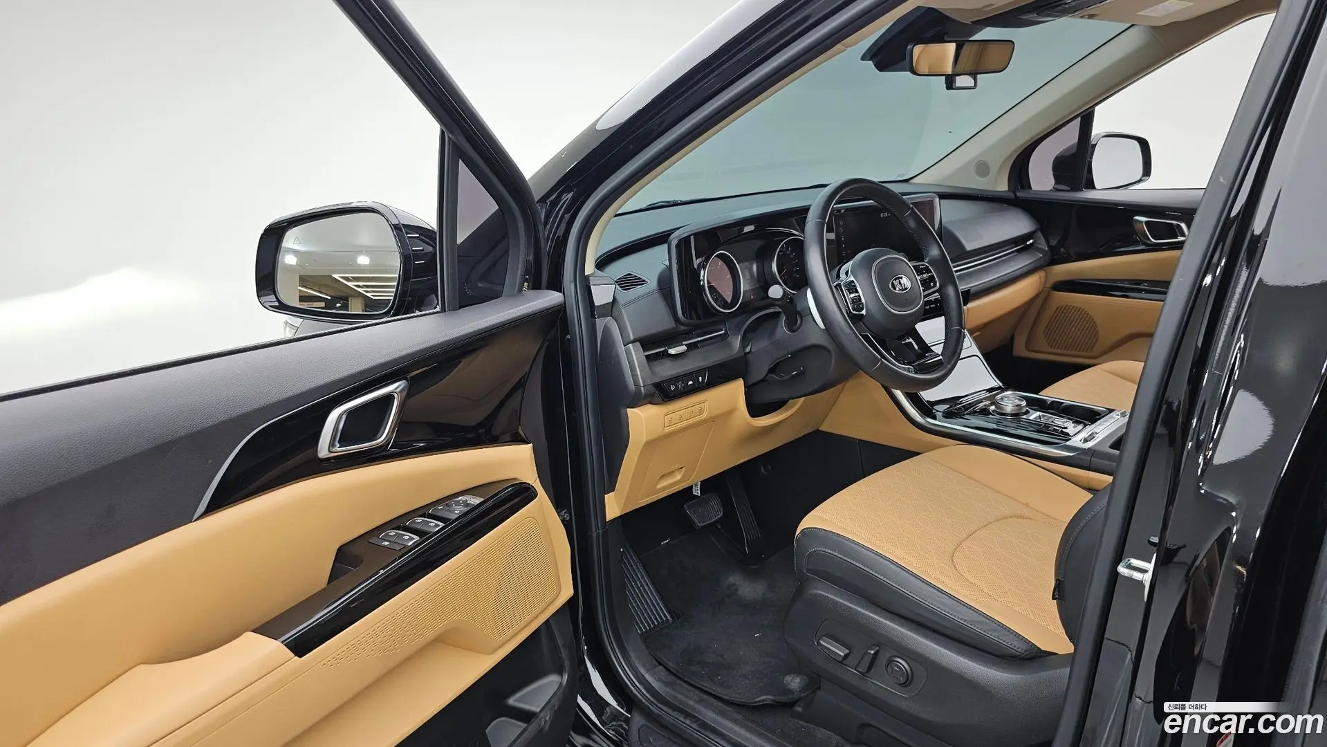 Kia Canival Diesel 9-Seater Noblesse