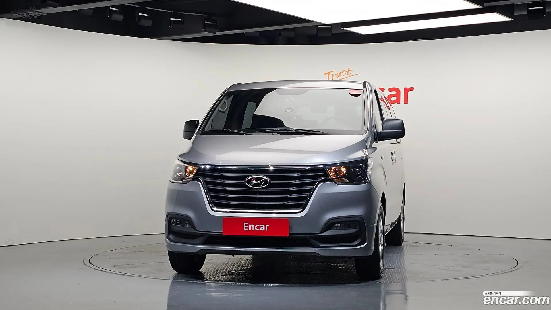 Hyundai Starex Wagon 12-Seater