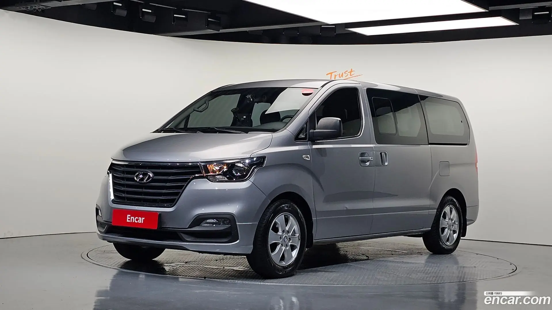 Hyundai Starex Wagon 12-Seater