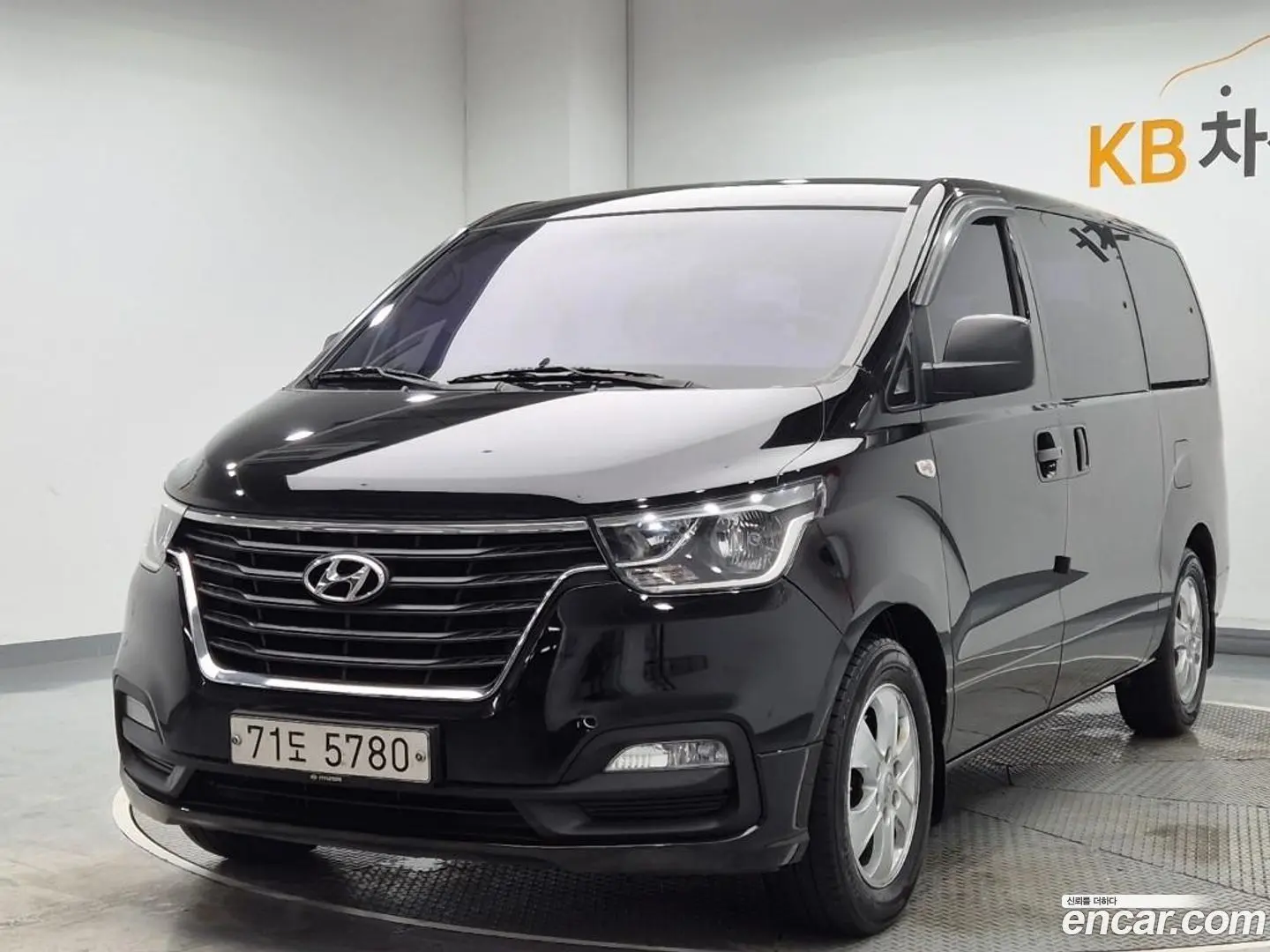 Hyundai Starex Wagon 12-Seater