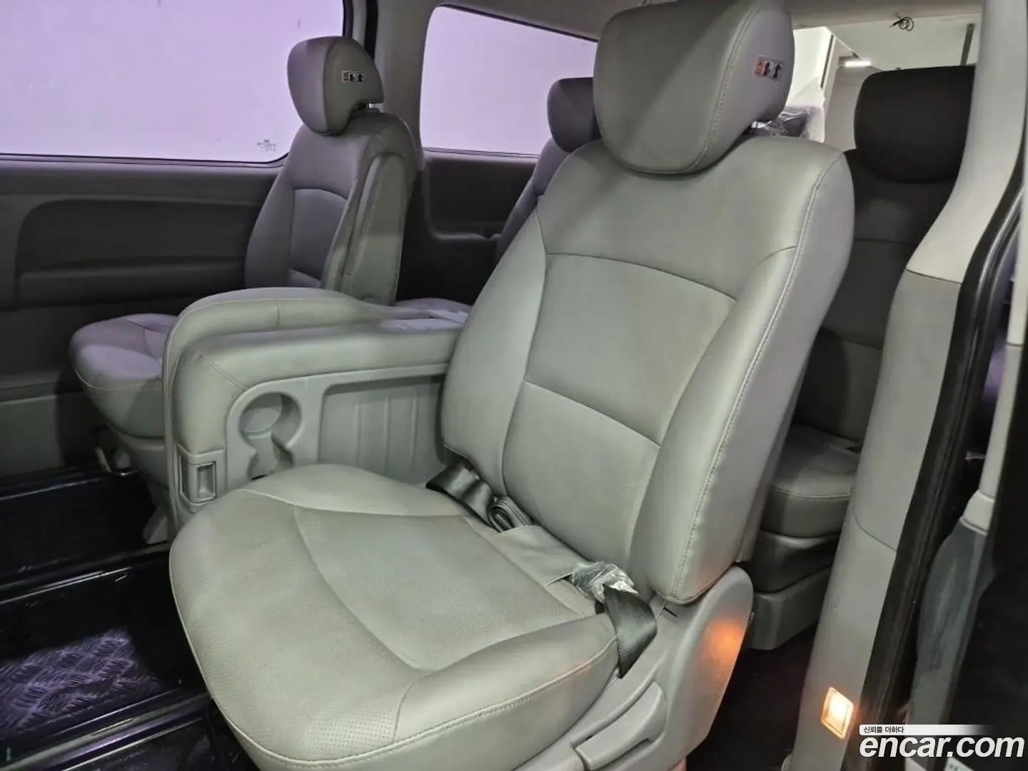 Hyundai Starex Wagon 12-Seater