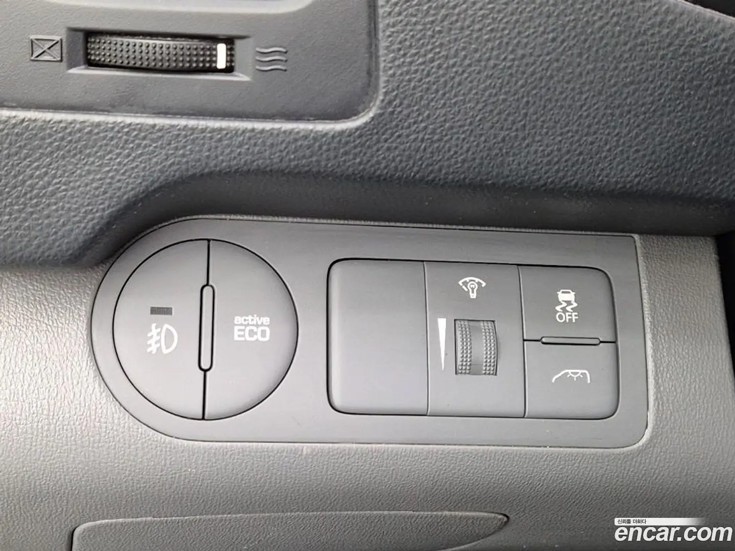 Hyundai Starex Wagon 12-Seater