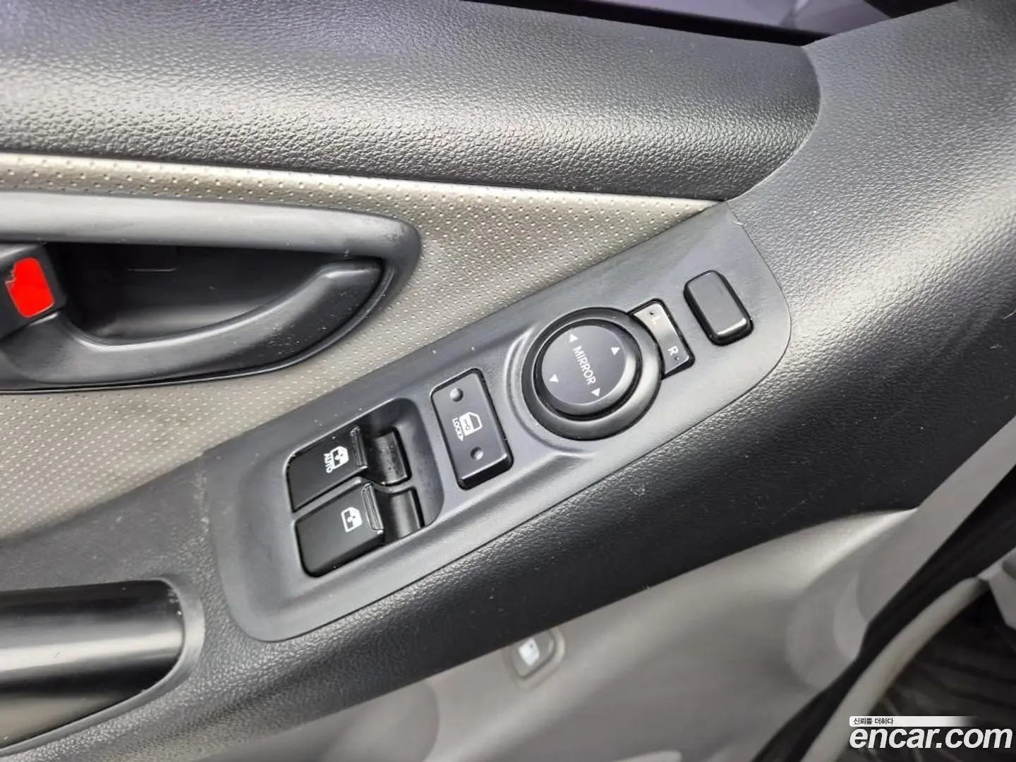 Hyundai Starex Wagon 12-Seater