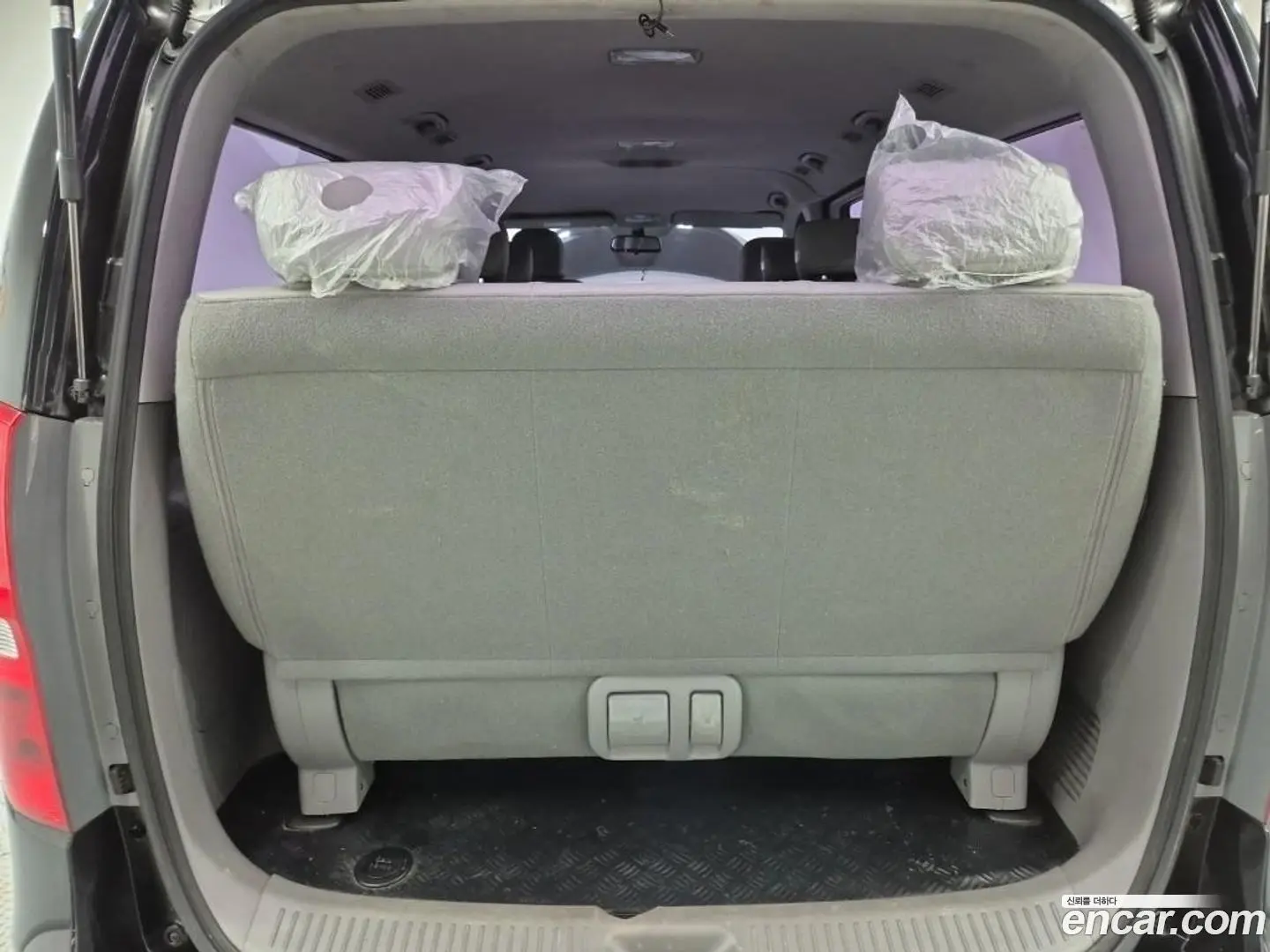 Hyundai Starex Wagon 12-Seater