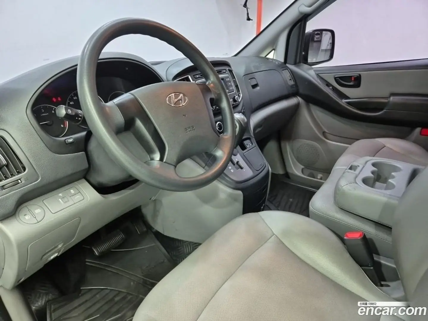 Hyundai Starex Wagon 12-Seater