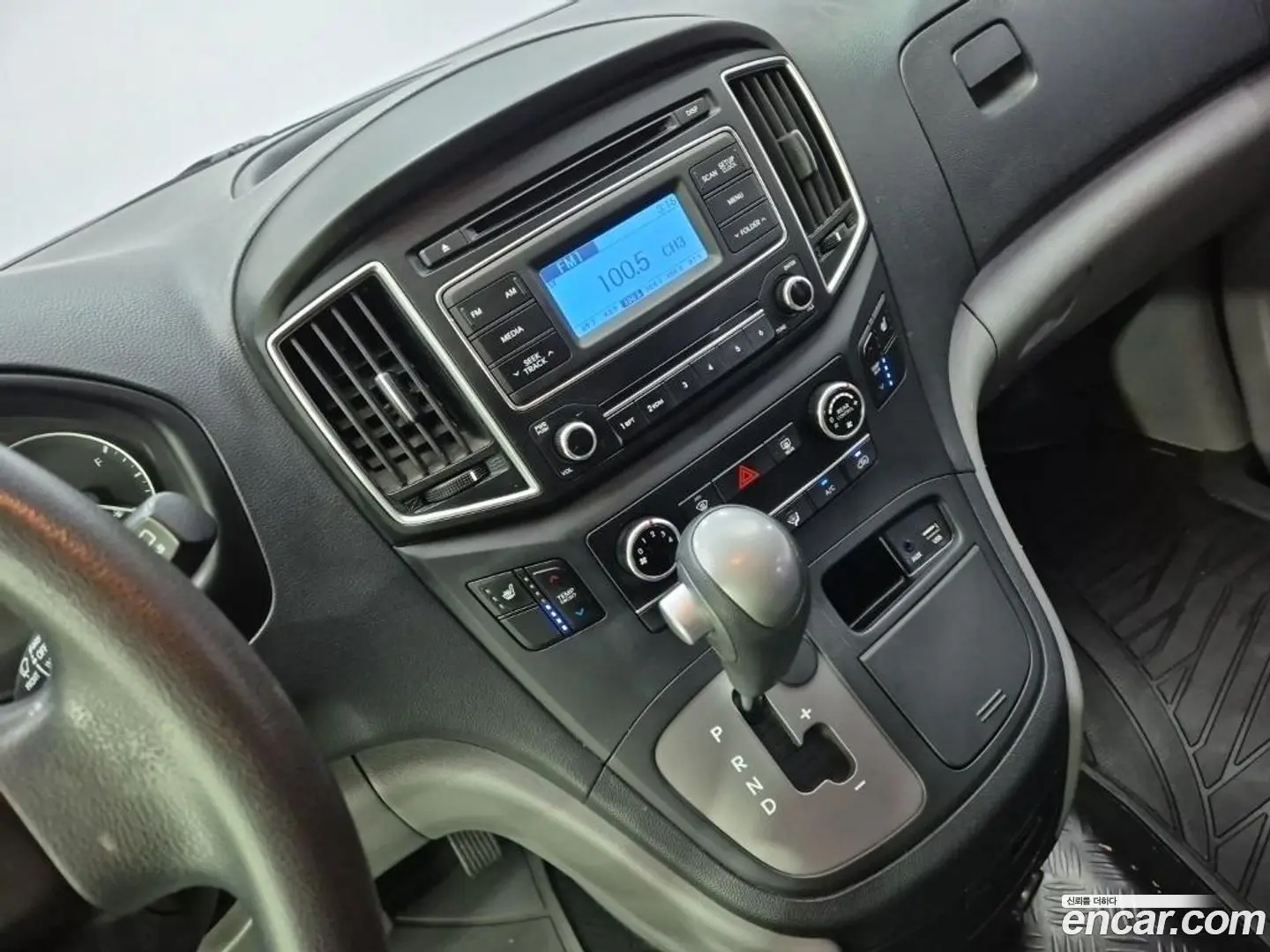 Hyundai Starex Wagon 12-Seater