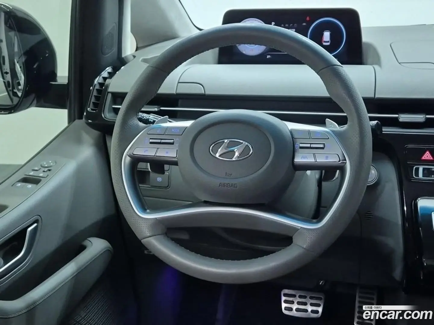 Hyundai Staria L3.5 Lounge 9-Seater