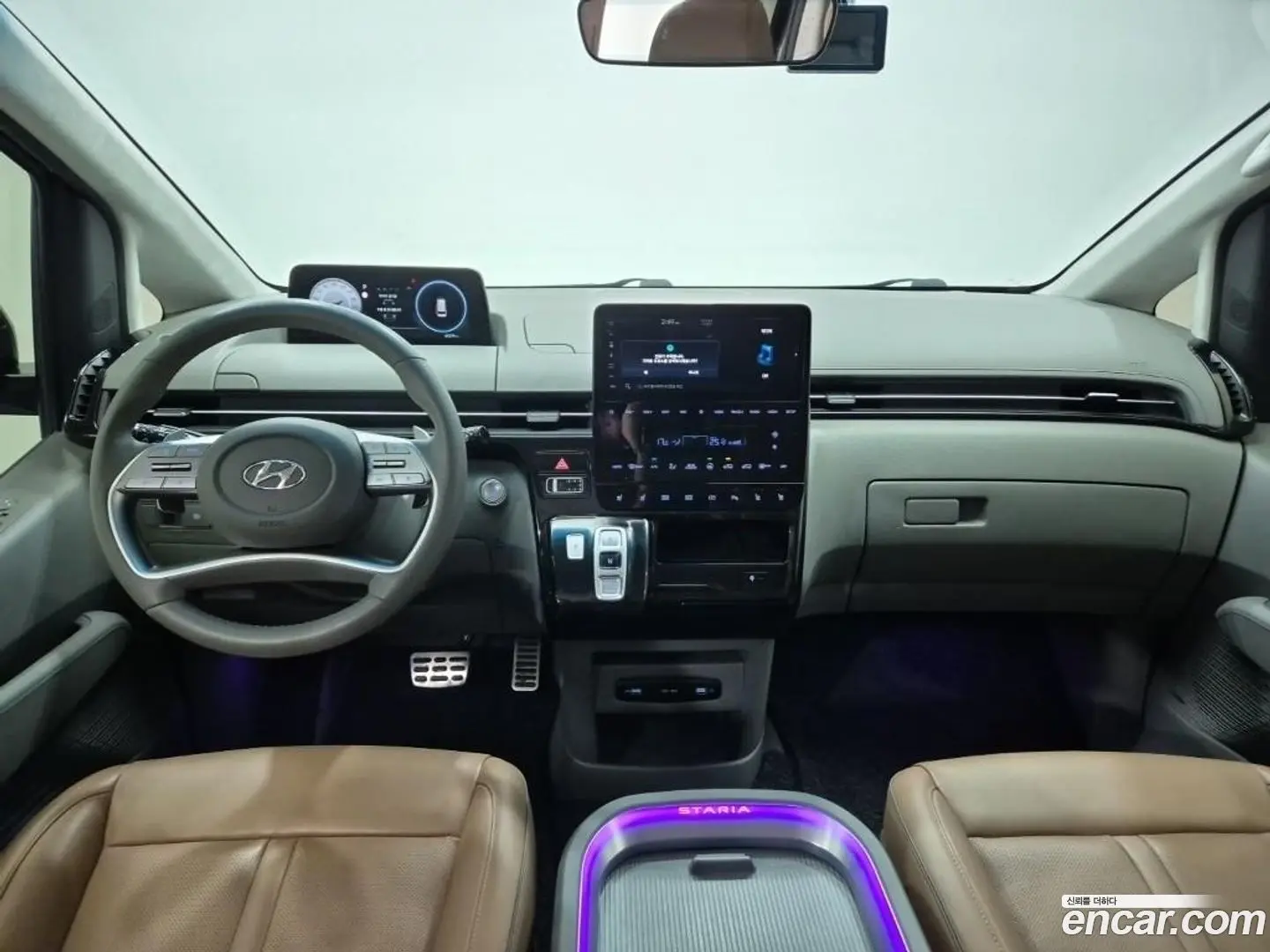 Hyundai Staria L3.5 Lounge 9-Seater