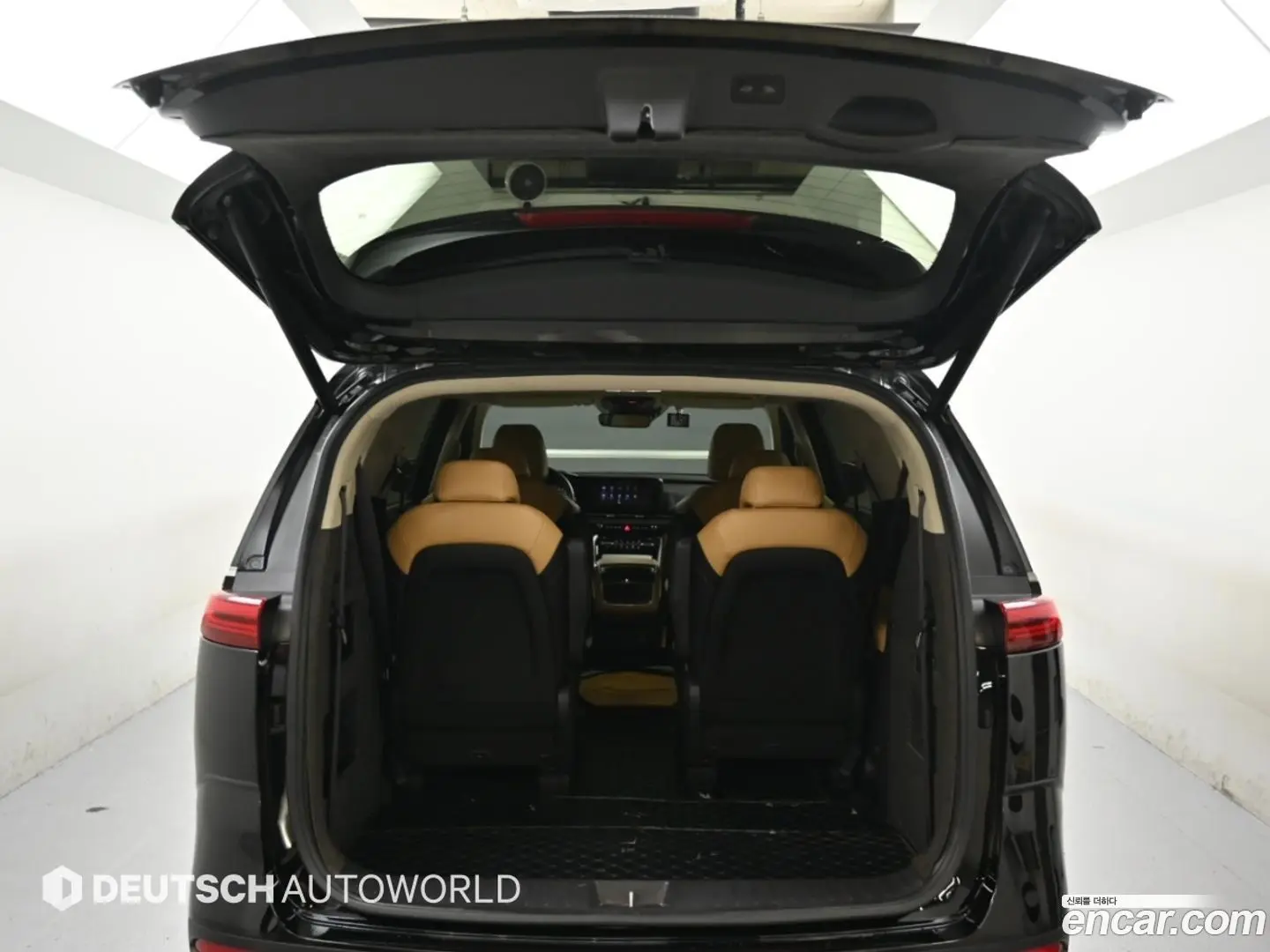 Kia Canival Diesel 9-Seater Noblesse