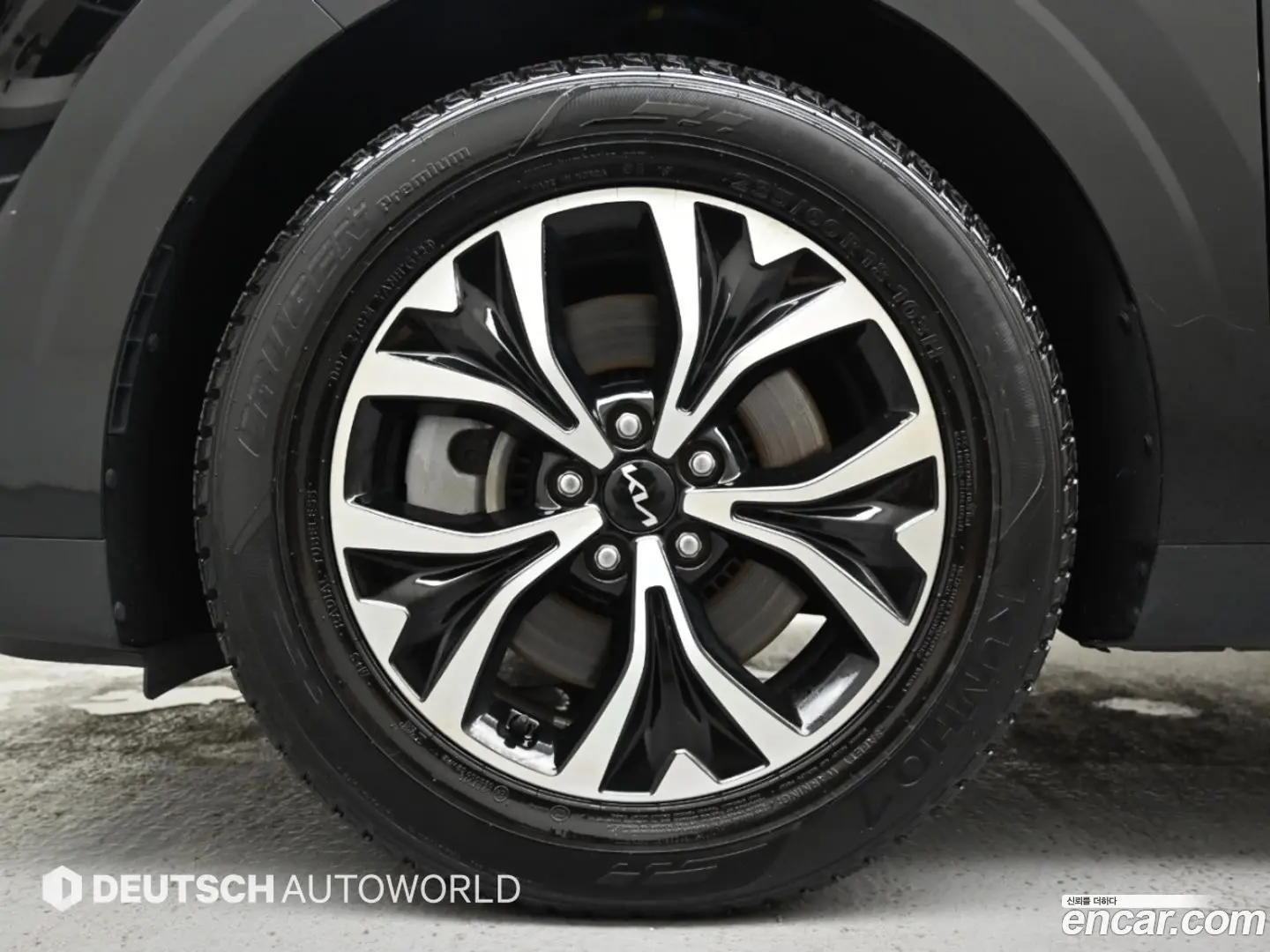 Kia Canival Diesel 9-Seater Noblesse