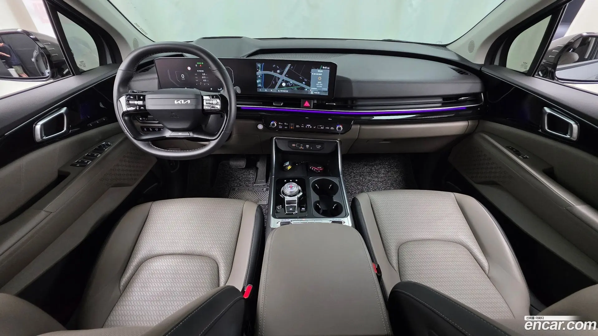 Kia Canival Gasoline 7-Seater Gravity