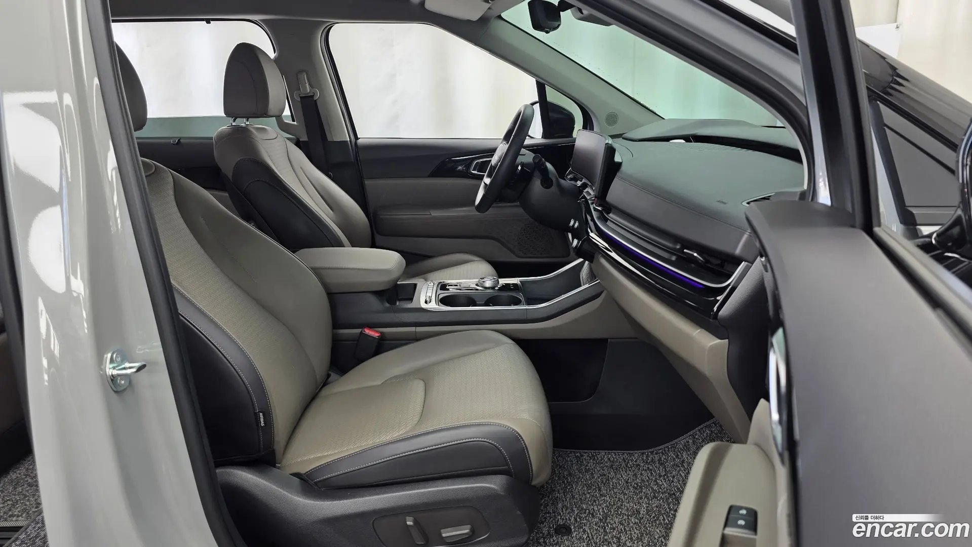 Kia Canival Gasoline 7-Seater Gravity