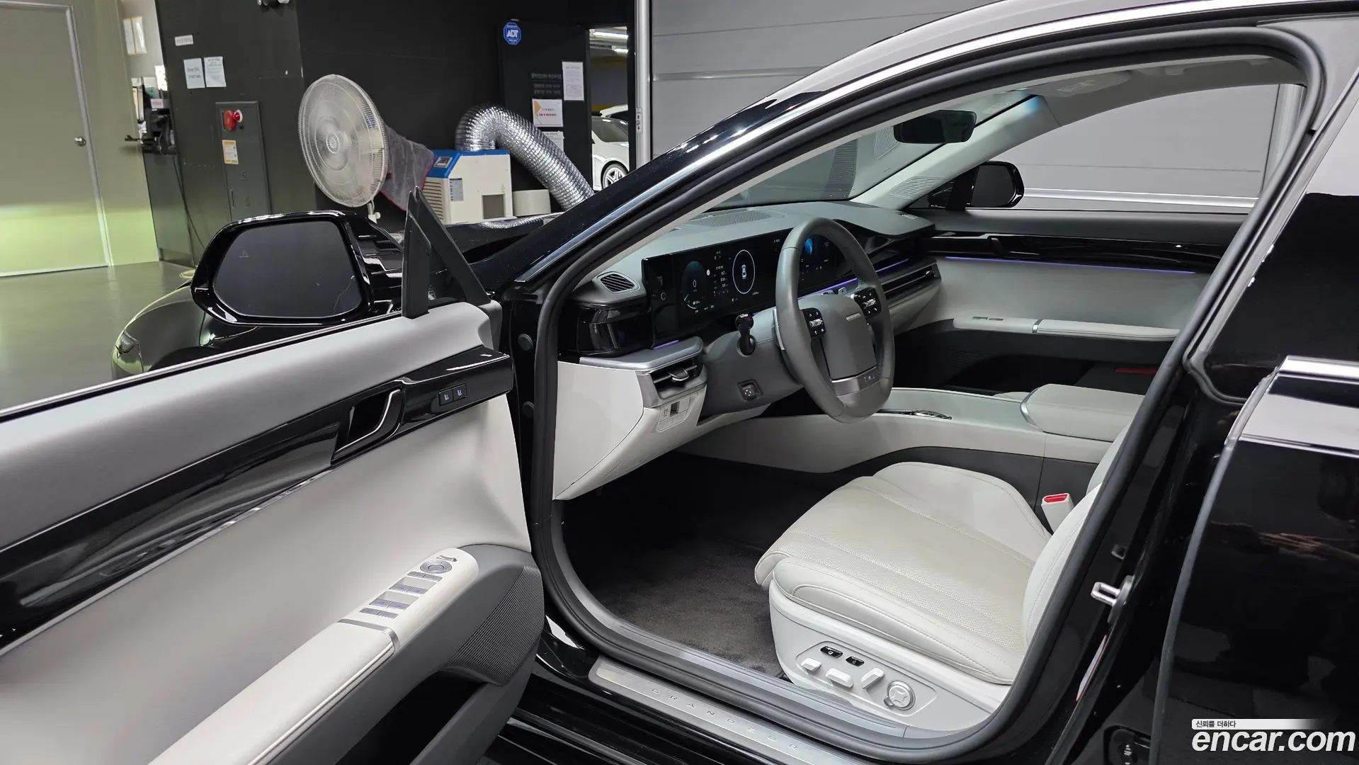 Hyundai Grandeur Exclusive