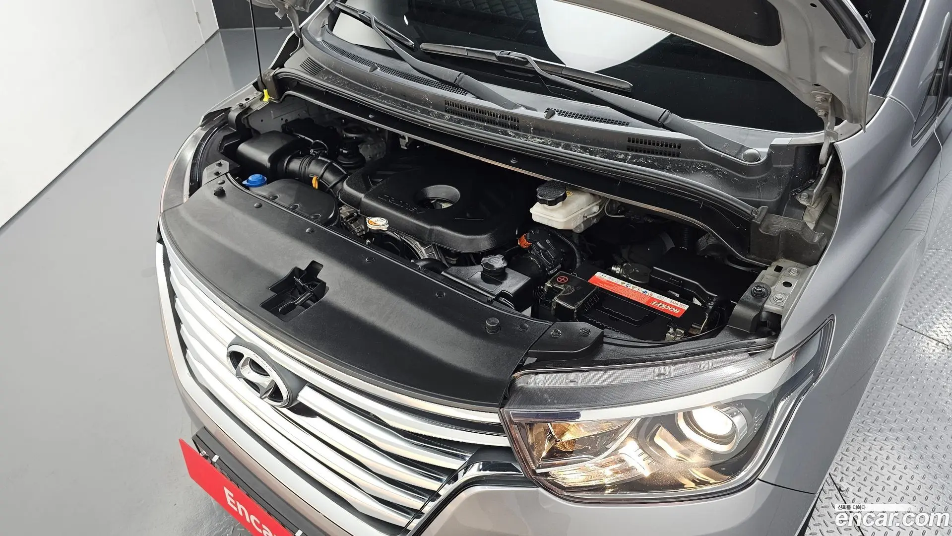 Hyundai Starex Urban 9-Seater
