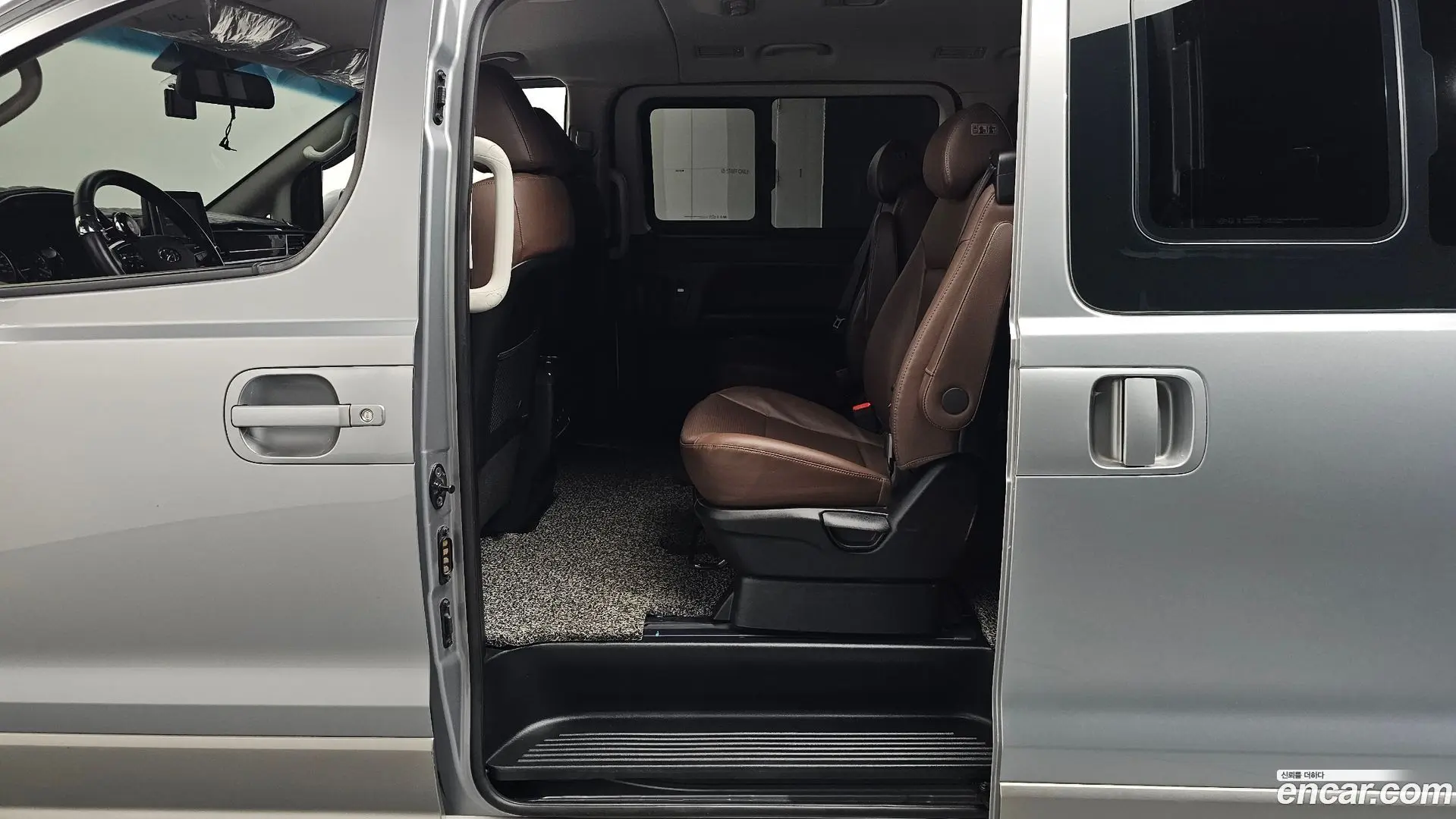 Hyundai Starex Urban 9-Seater