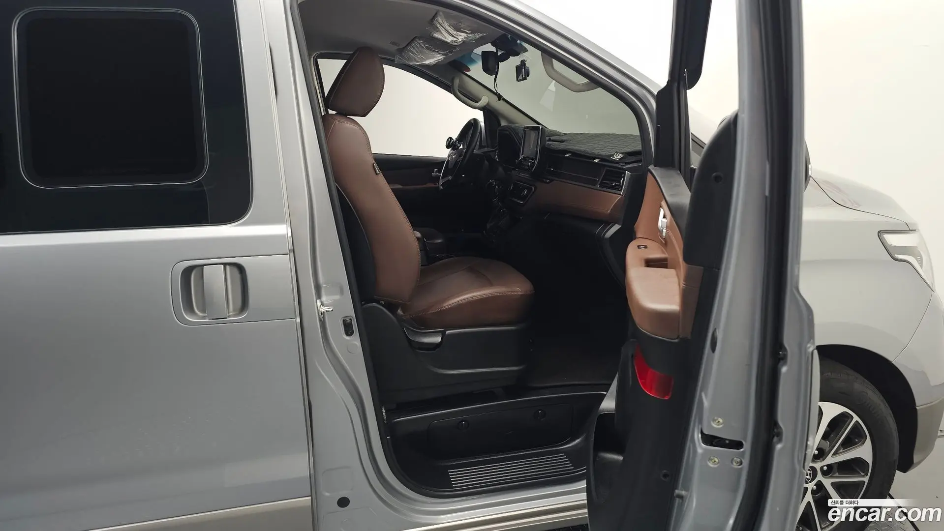Hyundai Starex Urban 9-Seater
