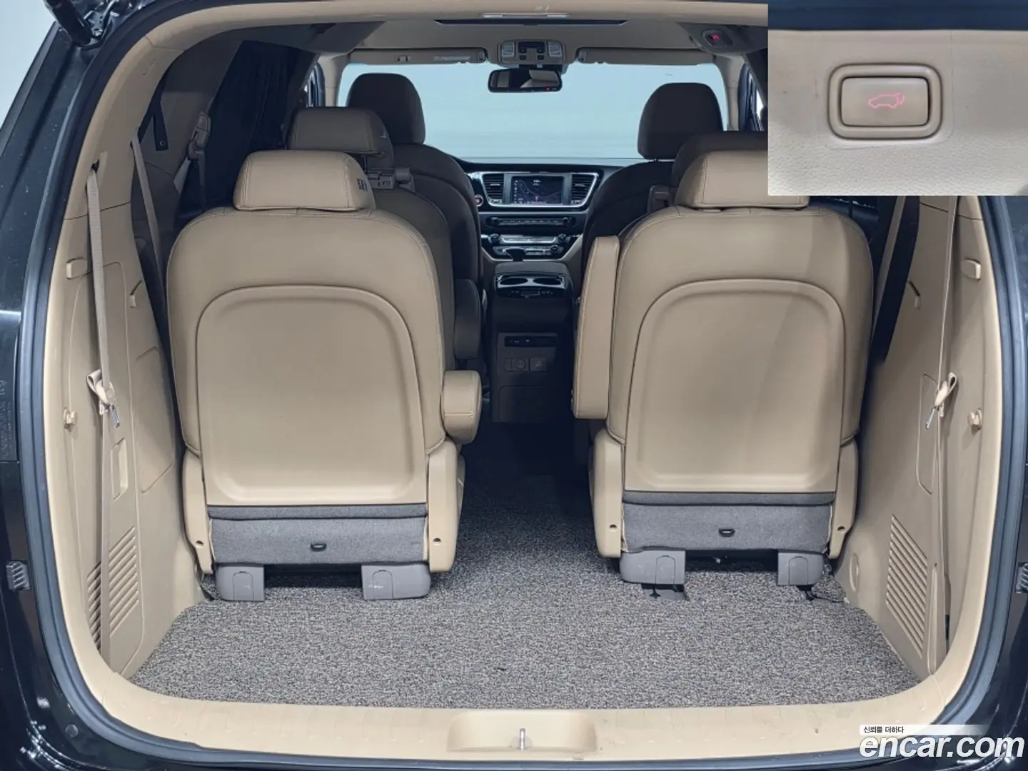 Kia Canival 9-Seater Hi-Limousine 2018