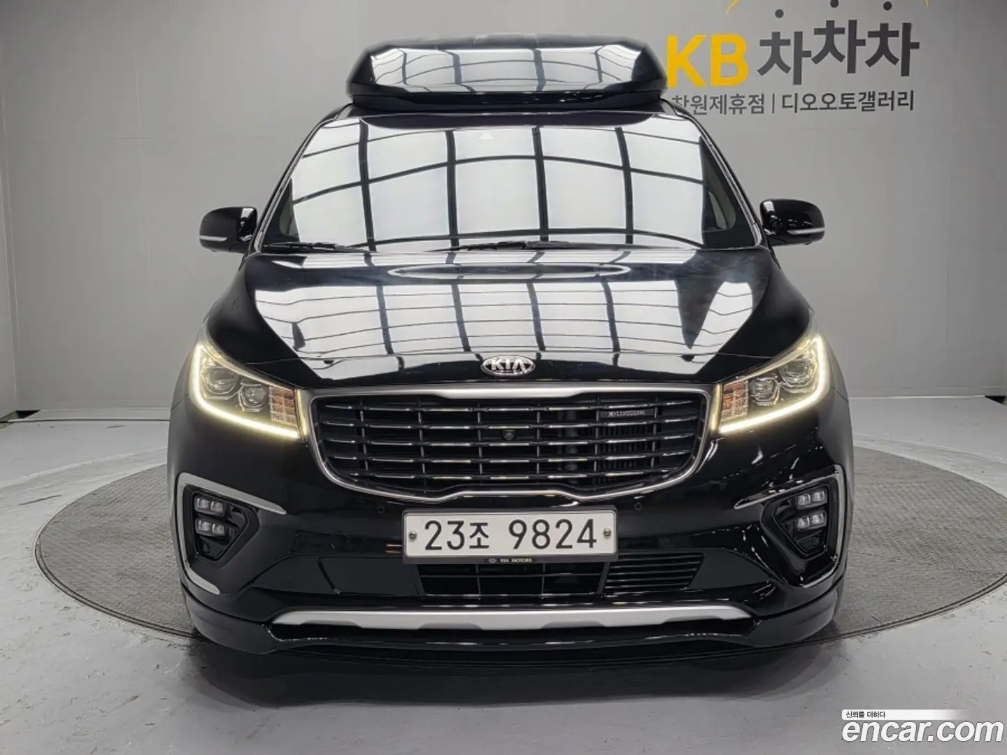 Kia Canival 9-Seater Hi-Limousine 2018