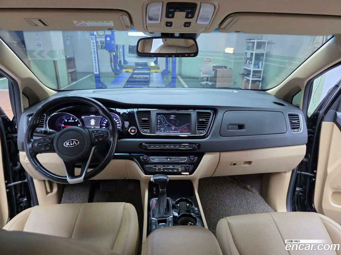 Kia Canival 9-Seater Hi-Limousine 2018