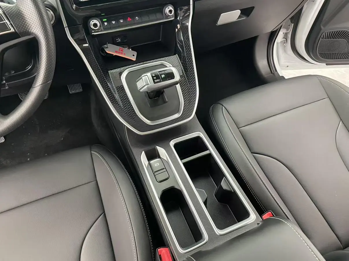 Haval M6 2021 PLUS 1.5T DCT Luxury Connected