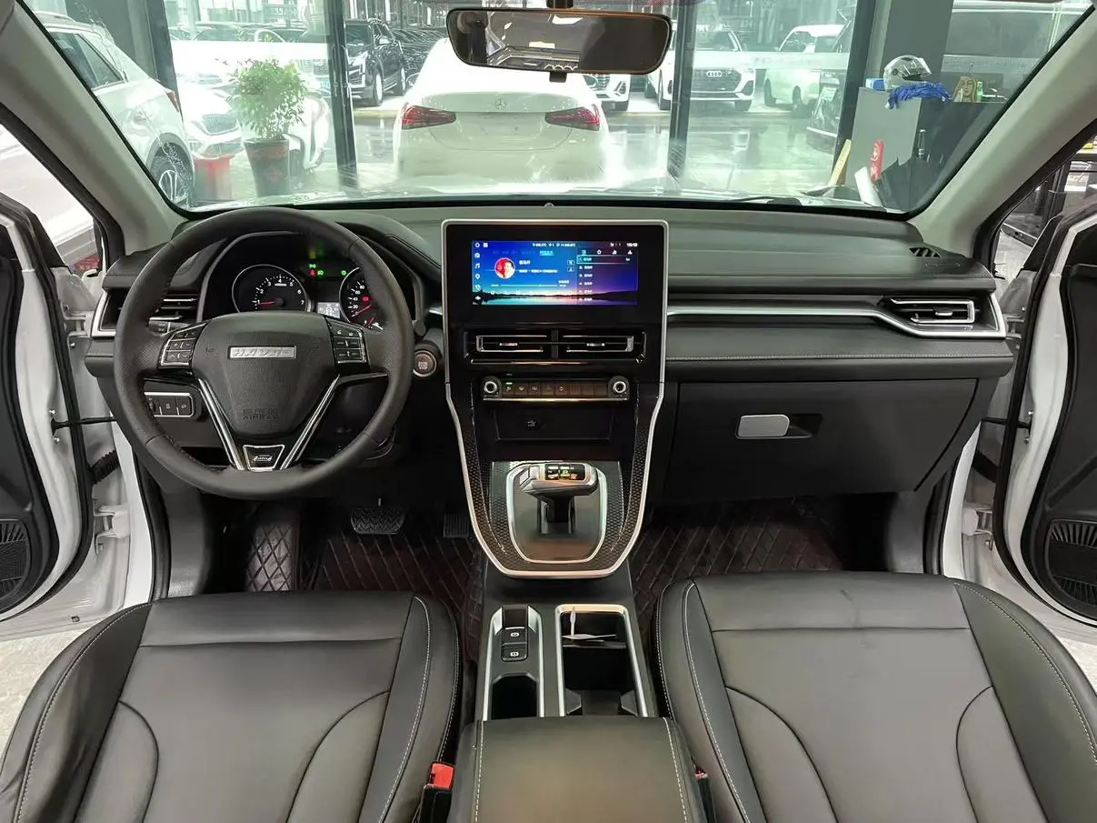 Haval M6 2021 PLUS 1.5T DCT Luxury Connected
