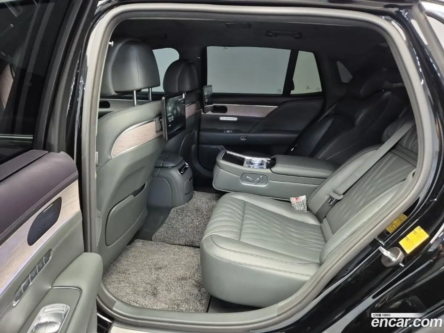 Genesis G90 Gasoline 3.5 Turbo AWD 2021