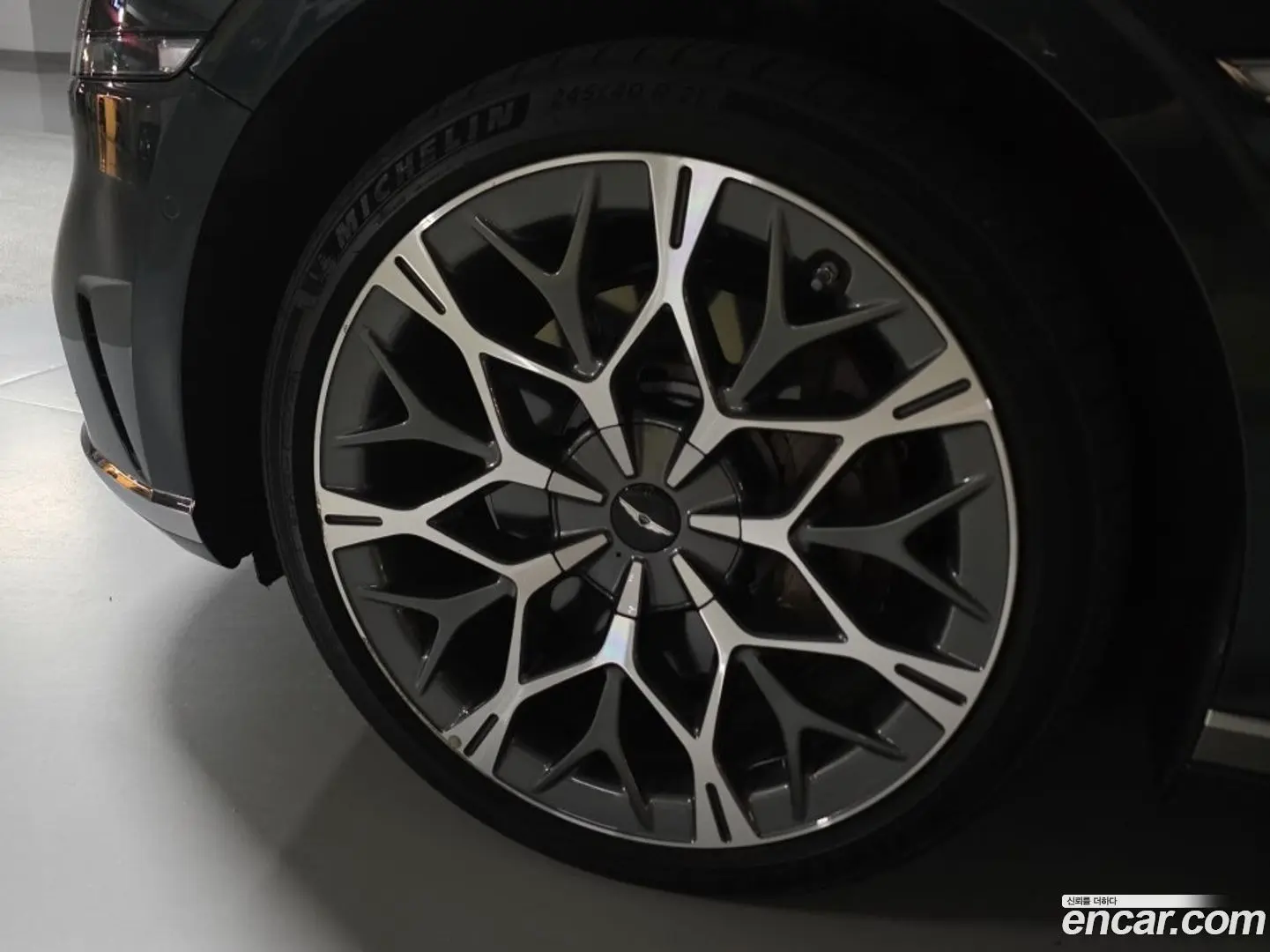 Genesis G90 Gasoline 3.5 Turbo e-S/C AWD 2021