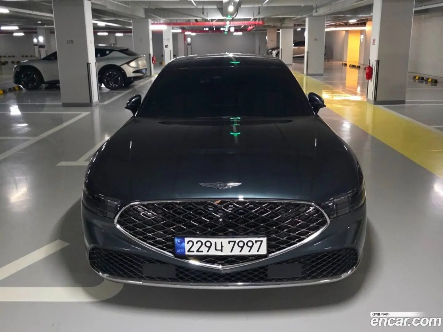 Genesis G90 Gasoline 3.5 Turbo e-S/C AWD 2021