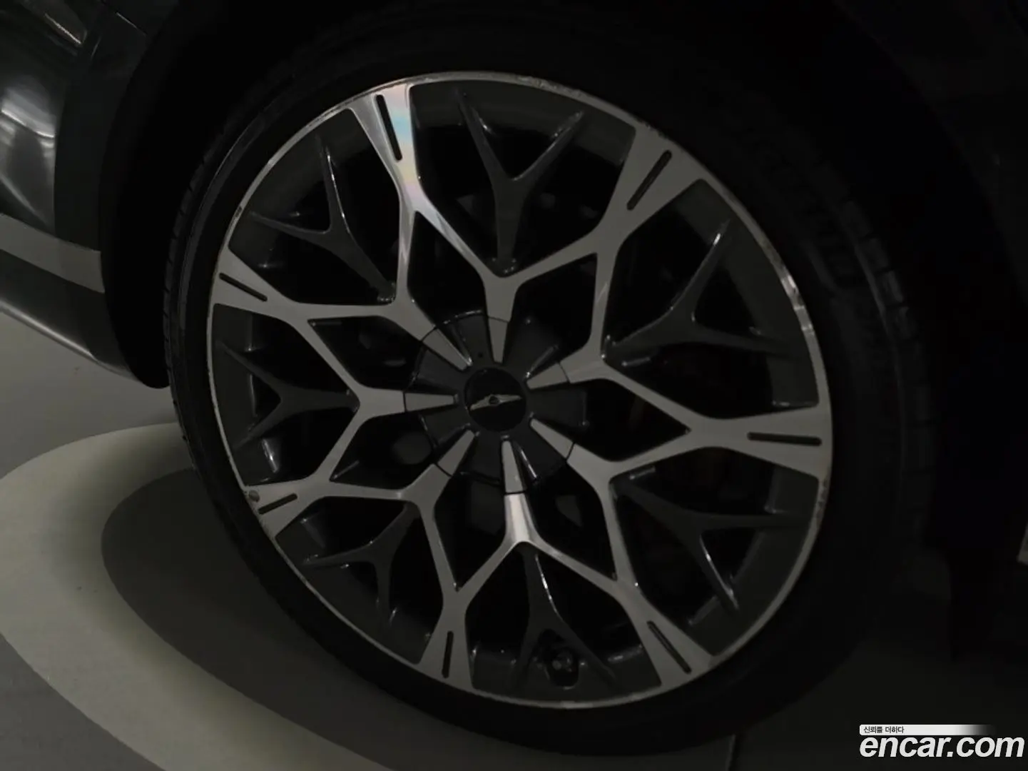 Genesis G90 Gasoline 3.5 Turbo e-S/C AWD 2021