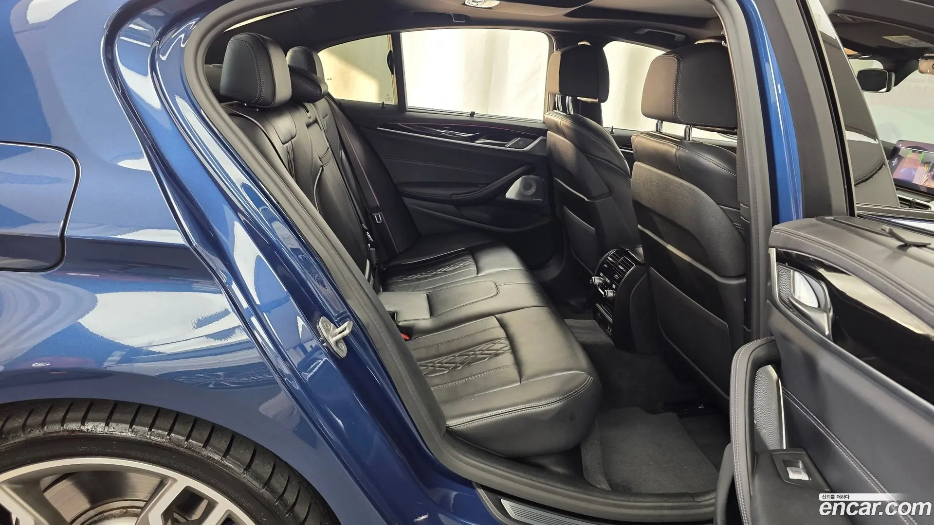 BMW 5-Series M550i xDrive 2020