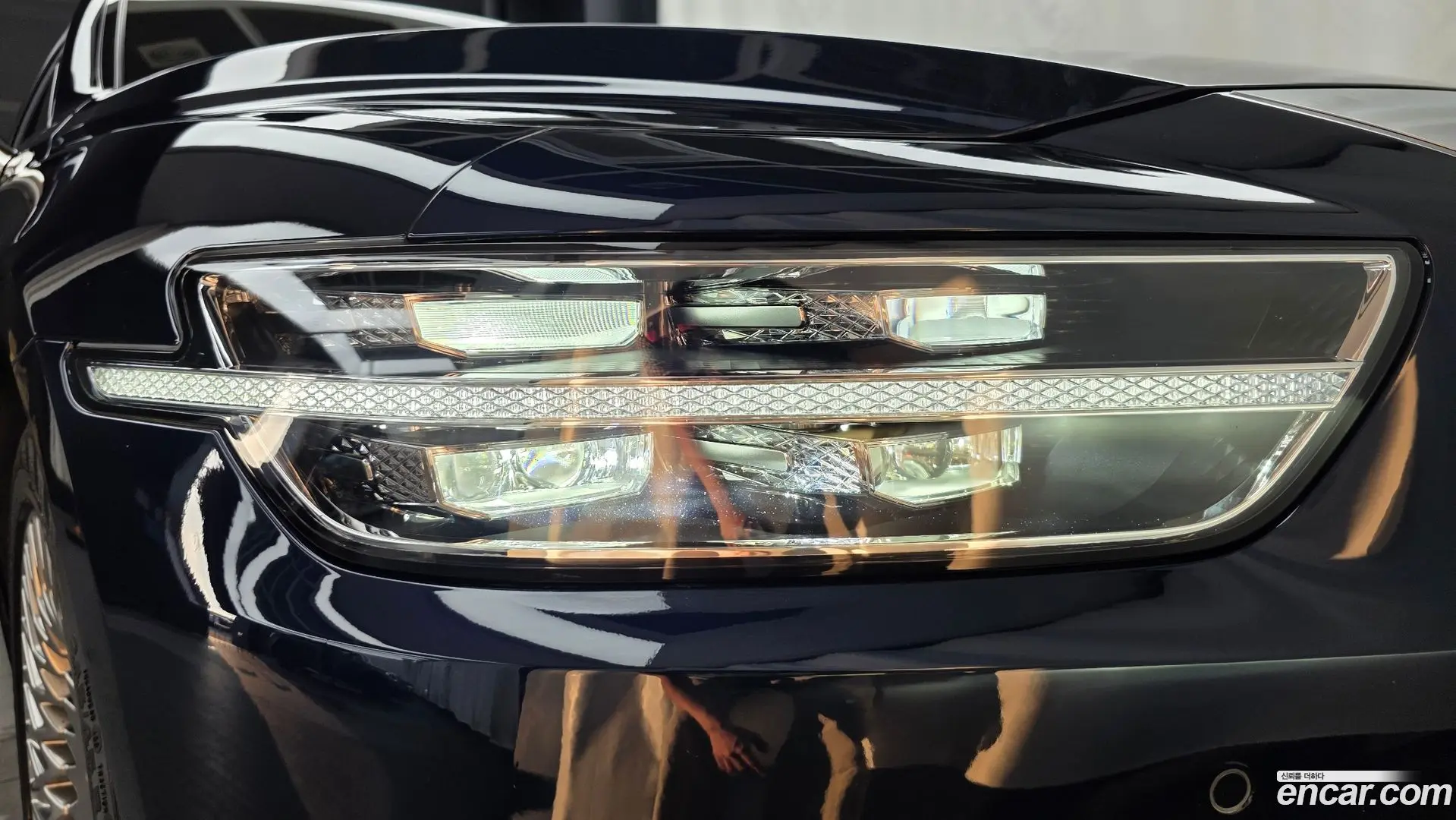 Genesis G90 5.0 AWD