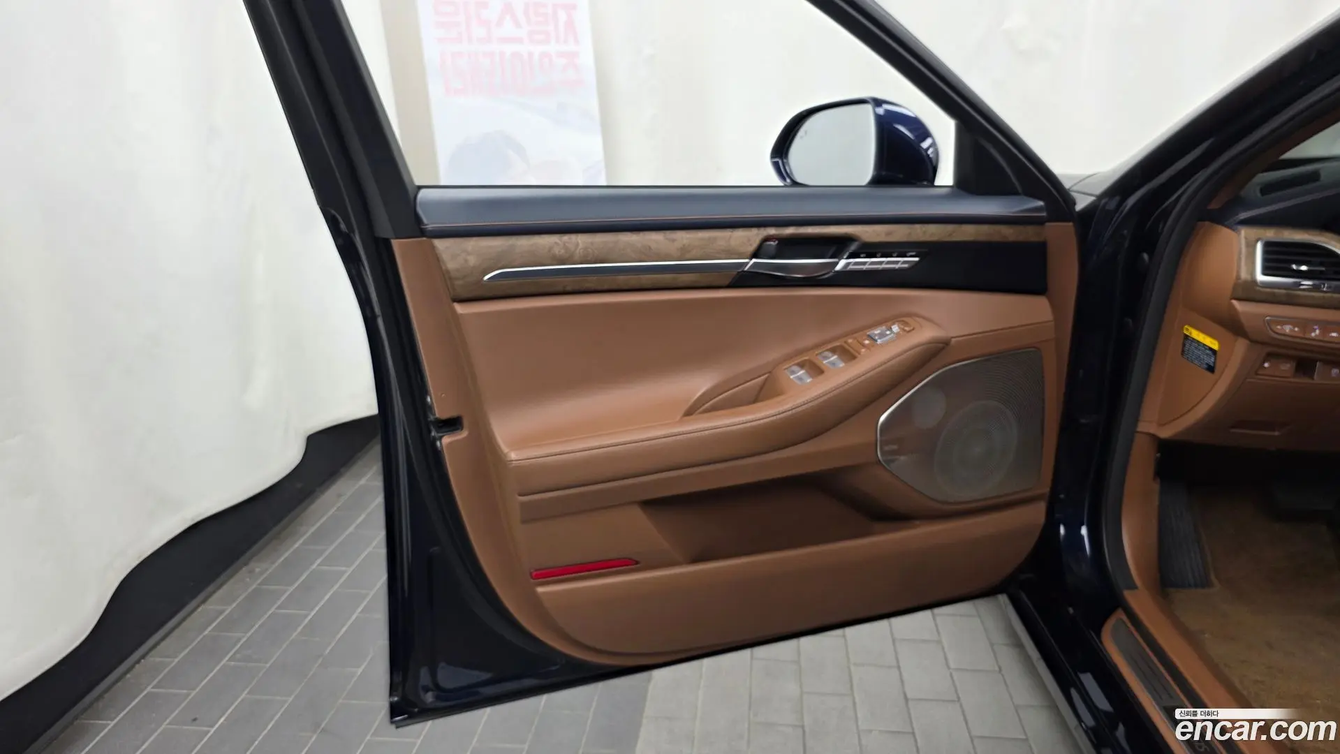 Genesis G90 5.0 AWD