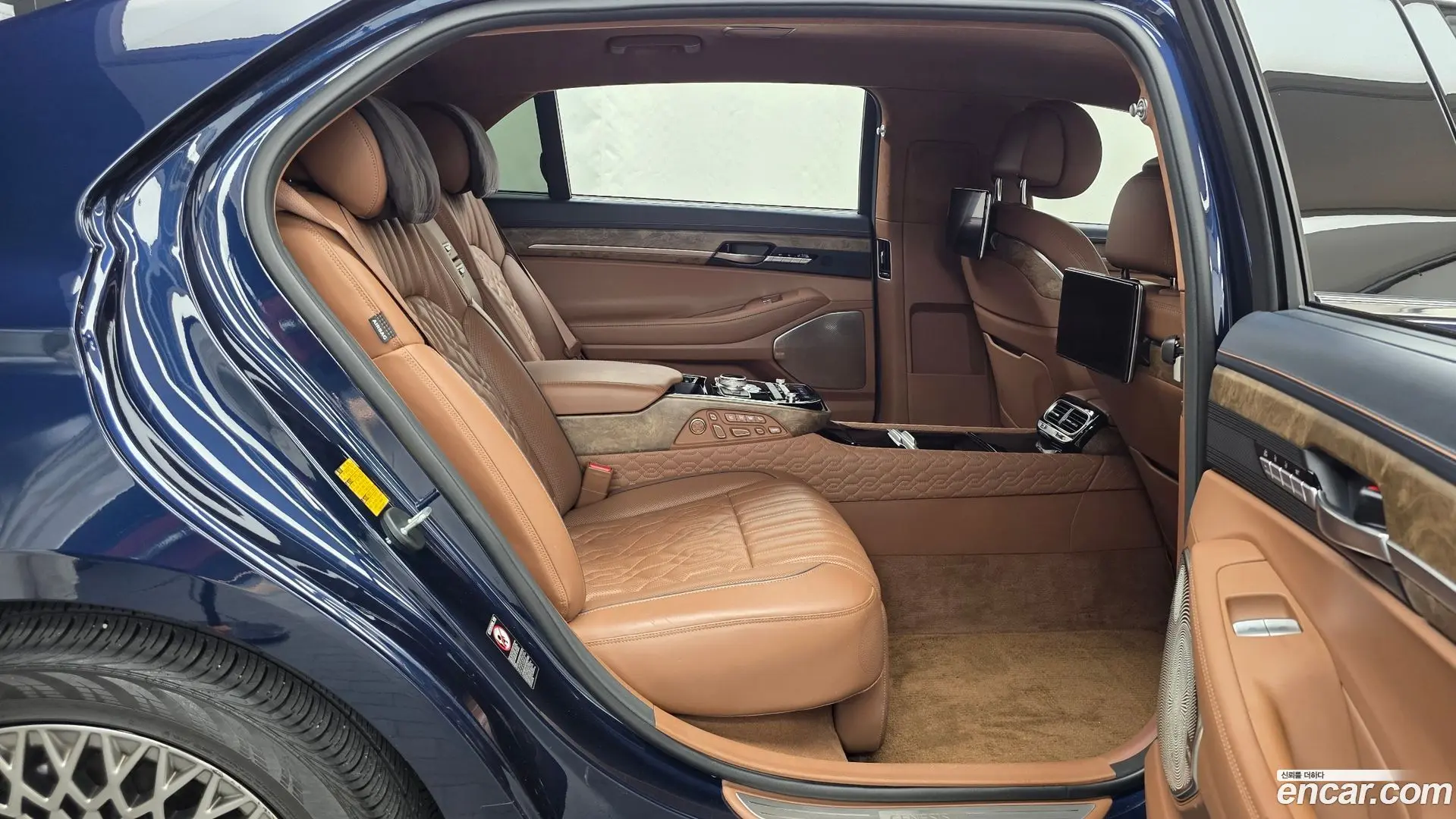 Genesis G90 5.0 AWD