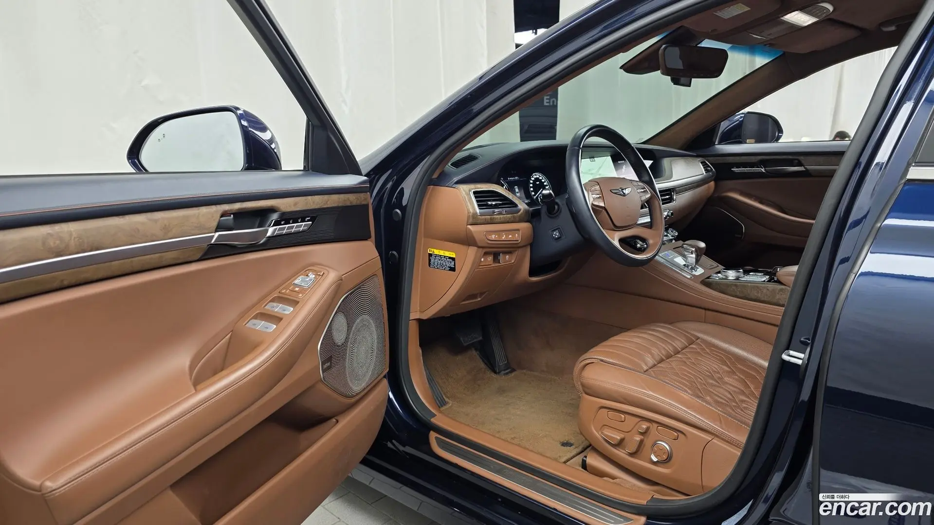 Genesis G90 5.0 AWD