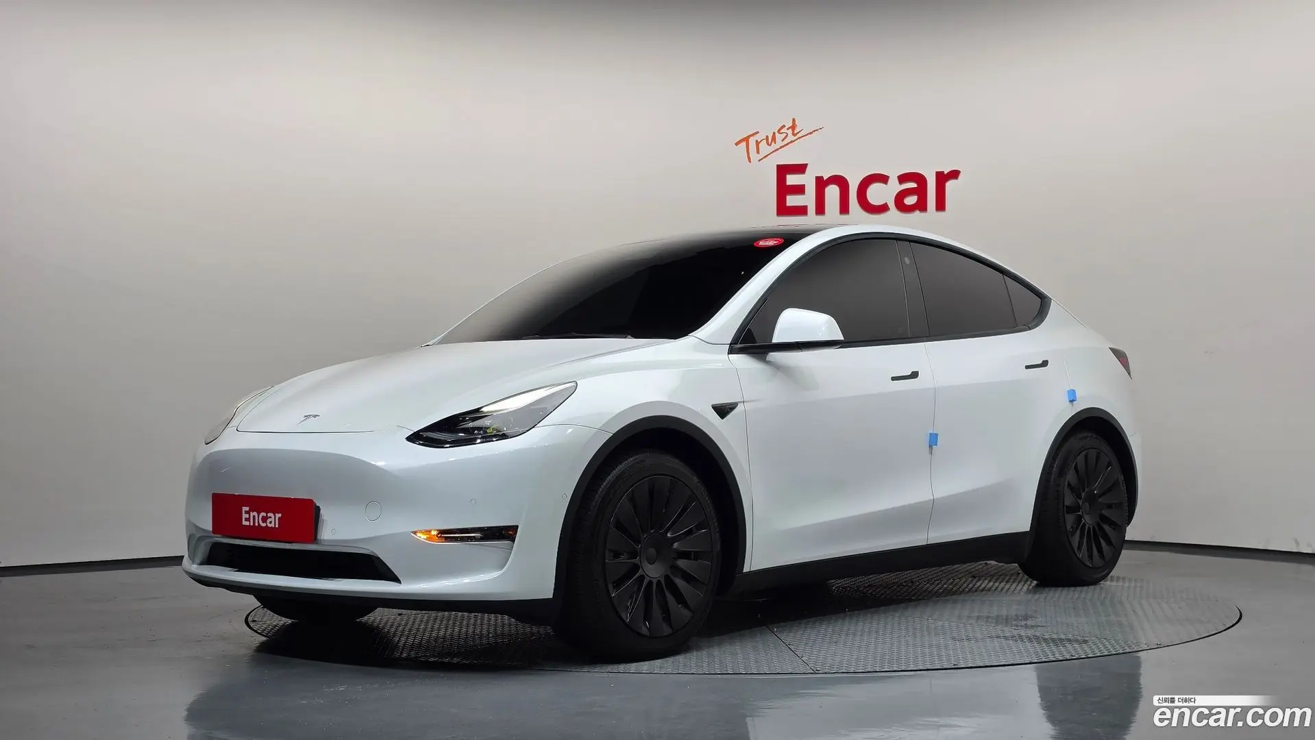 Tesla Model Y Standard Range RWD